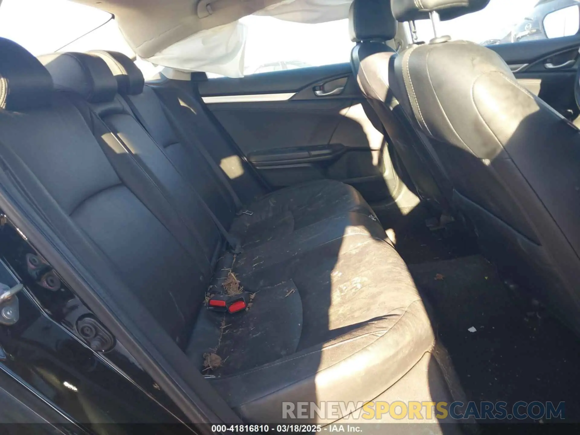8 Photograph of a damaged car 19XFC1F73KE211652 HONDA CIVIC 2019