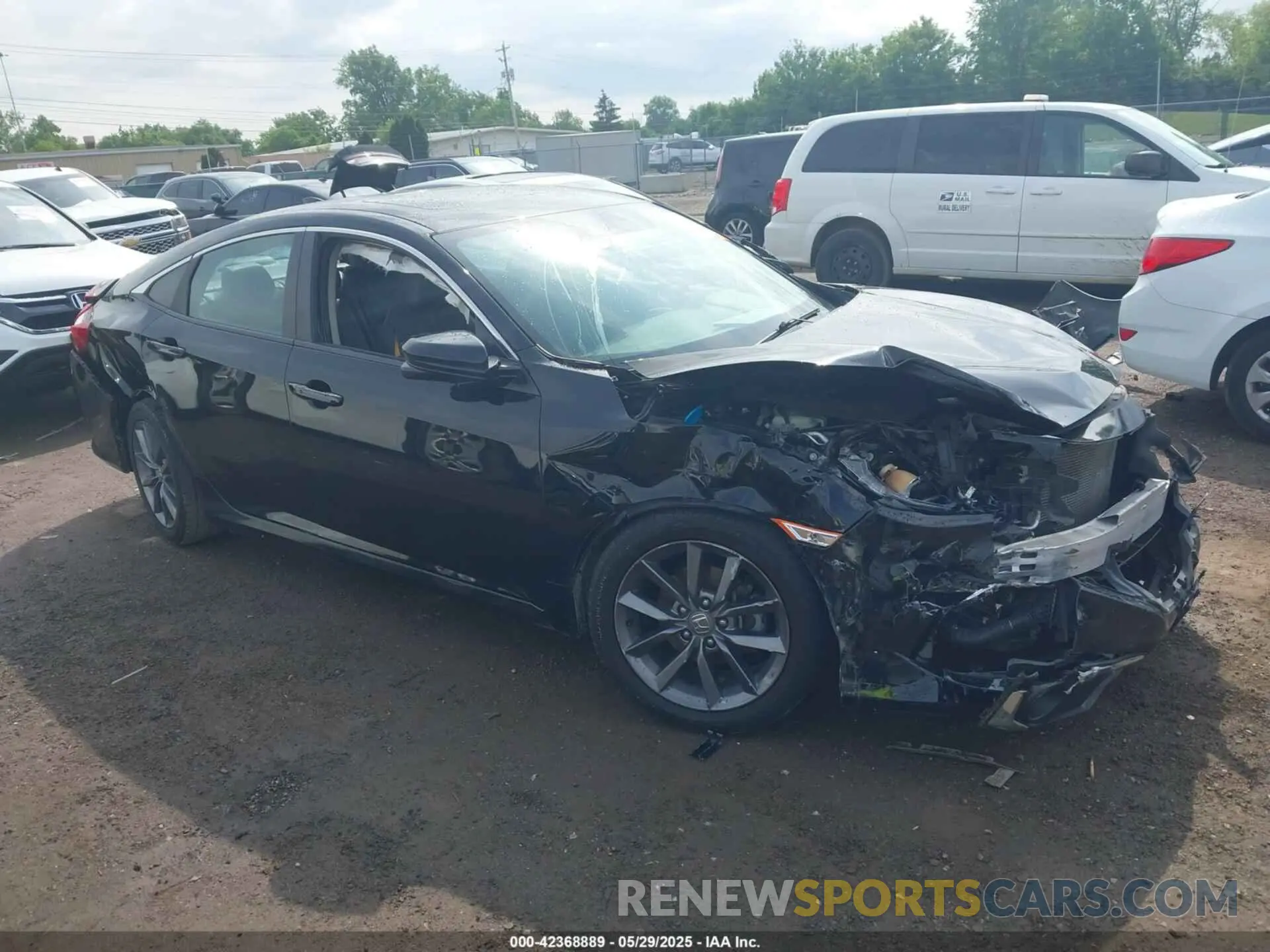 1 Photograph of a damaged car 19XFC1F75KE006611 HONDA CIVIC 2019