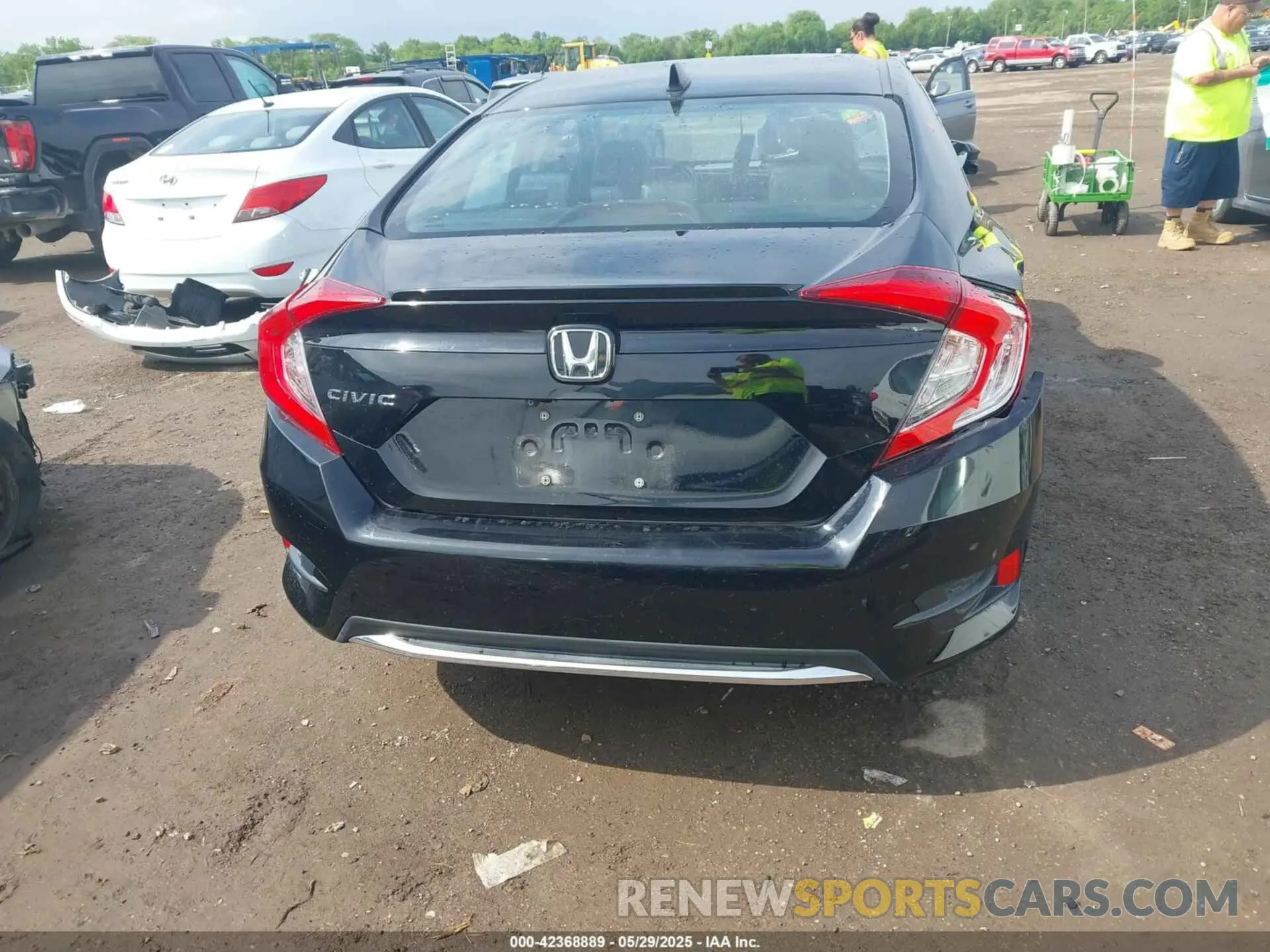 16 Photograph of a damaged car 19XFC1F75KE006611 HONDA CIVIC 2019