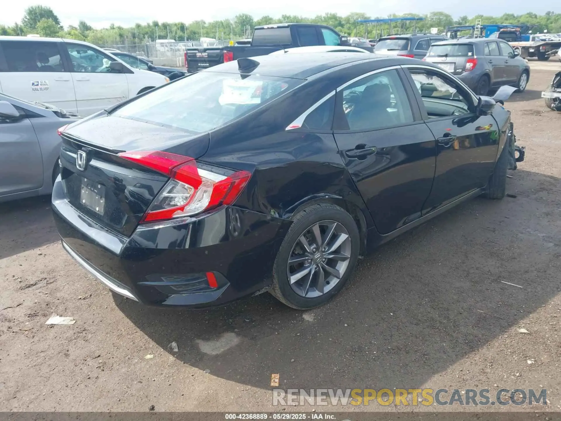 4 Photograph of a damaged car 19XFC1F75KE006611 HONDA CIVIC 2019