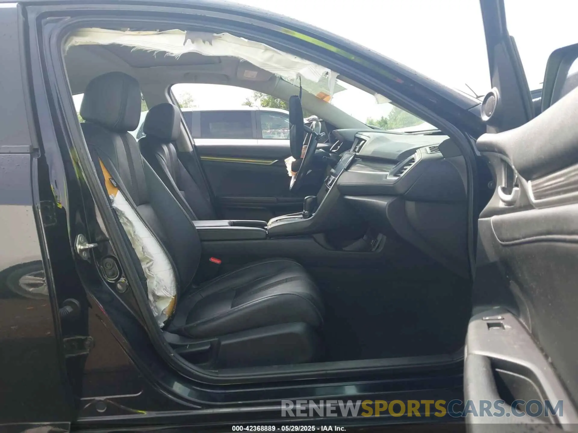 5 Photograph of a damaged car 19XFC1F75KE006611 HONDA CIVIC 2019