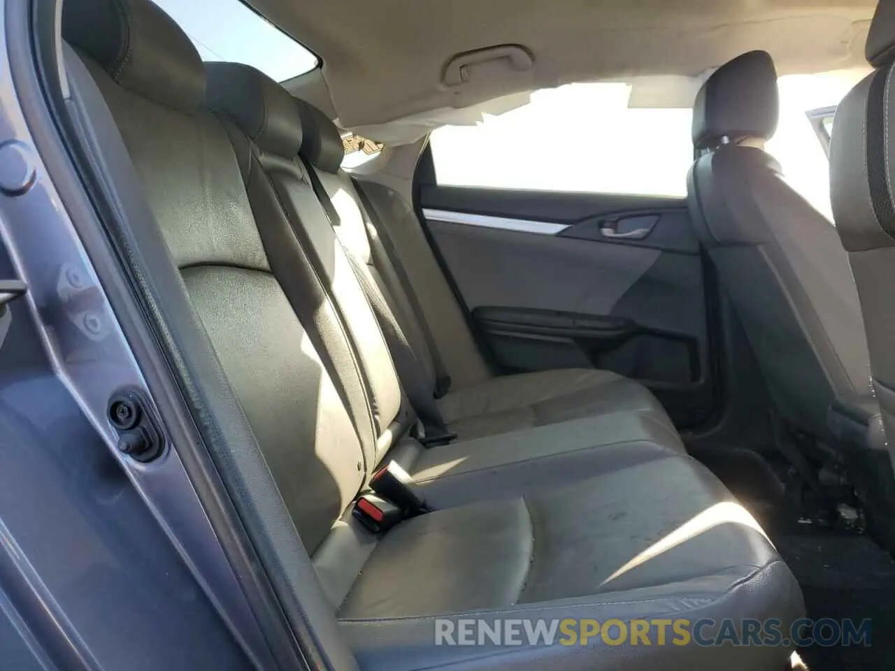 10 Photograph of a damaged car 19XFC1F77KE011390 HONDA CIVIC 2019