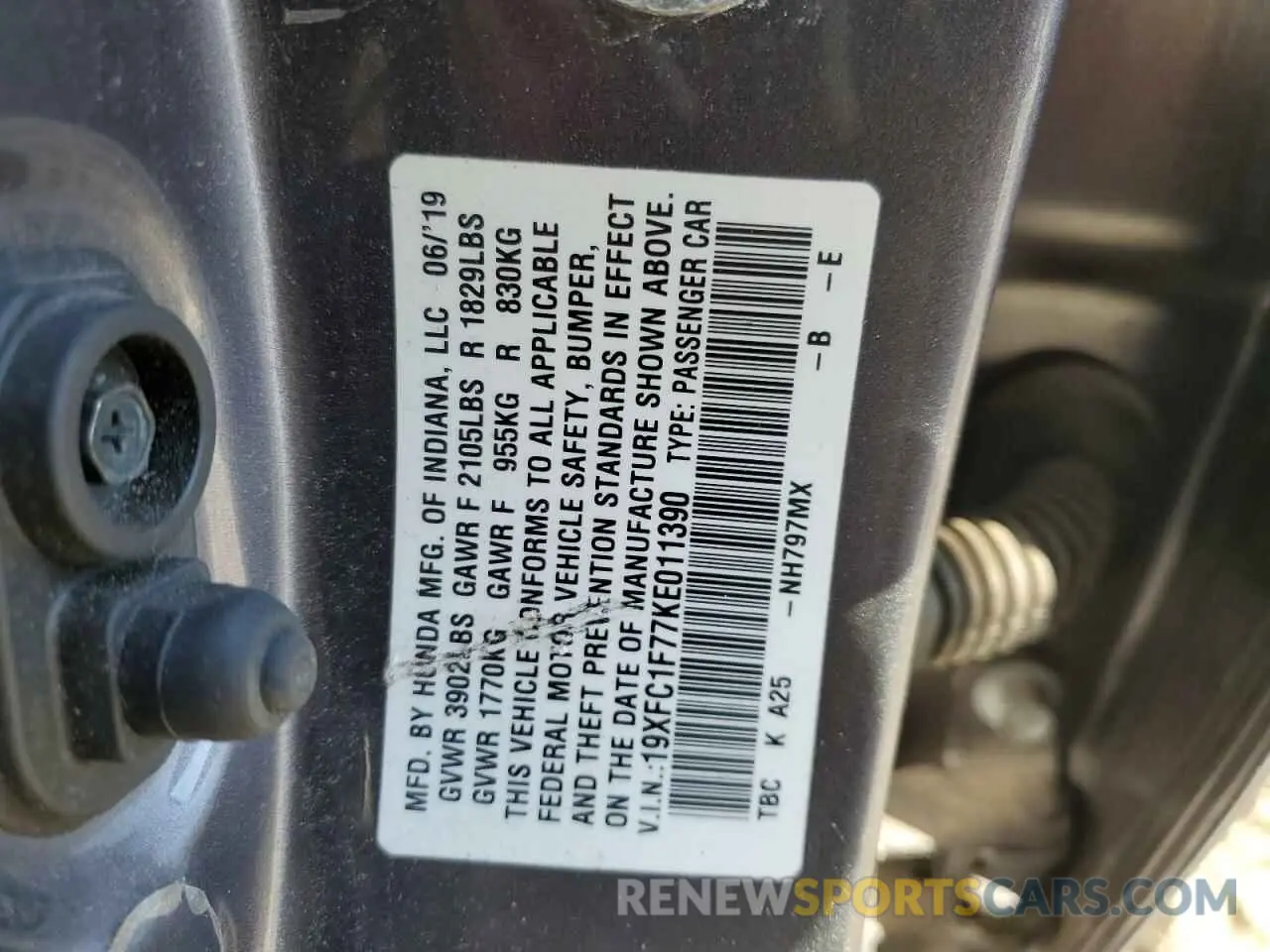 13 Photograph of a damaged car 19XFC1F77KE011390 HONDA CIVIC 2019
