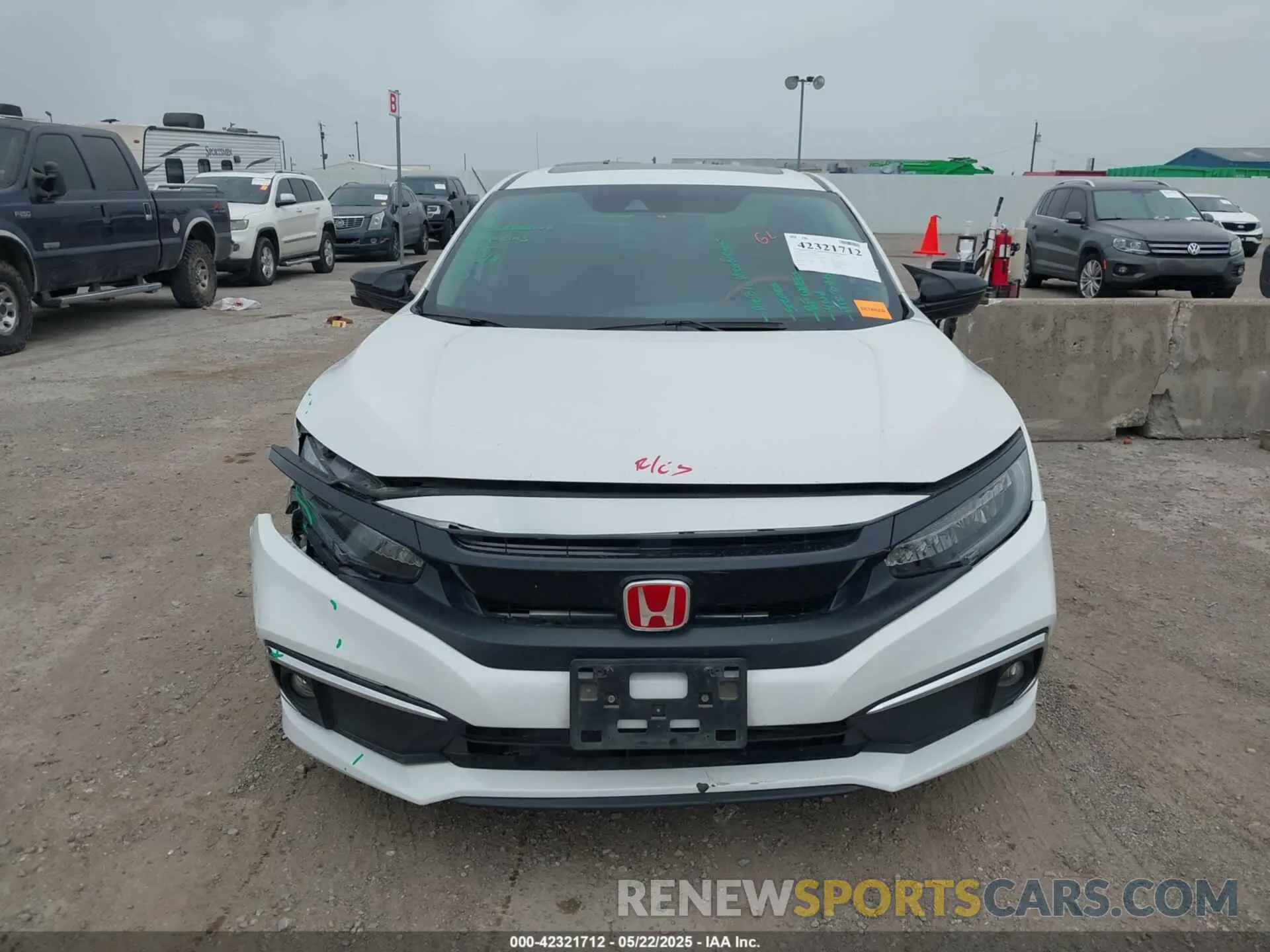 12 Photograph of a damaged car 19XFC1F77KE013608 HONDA CIVIC 2019