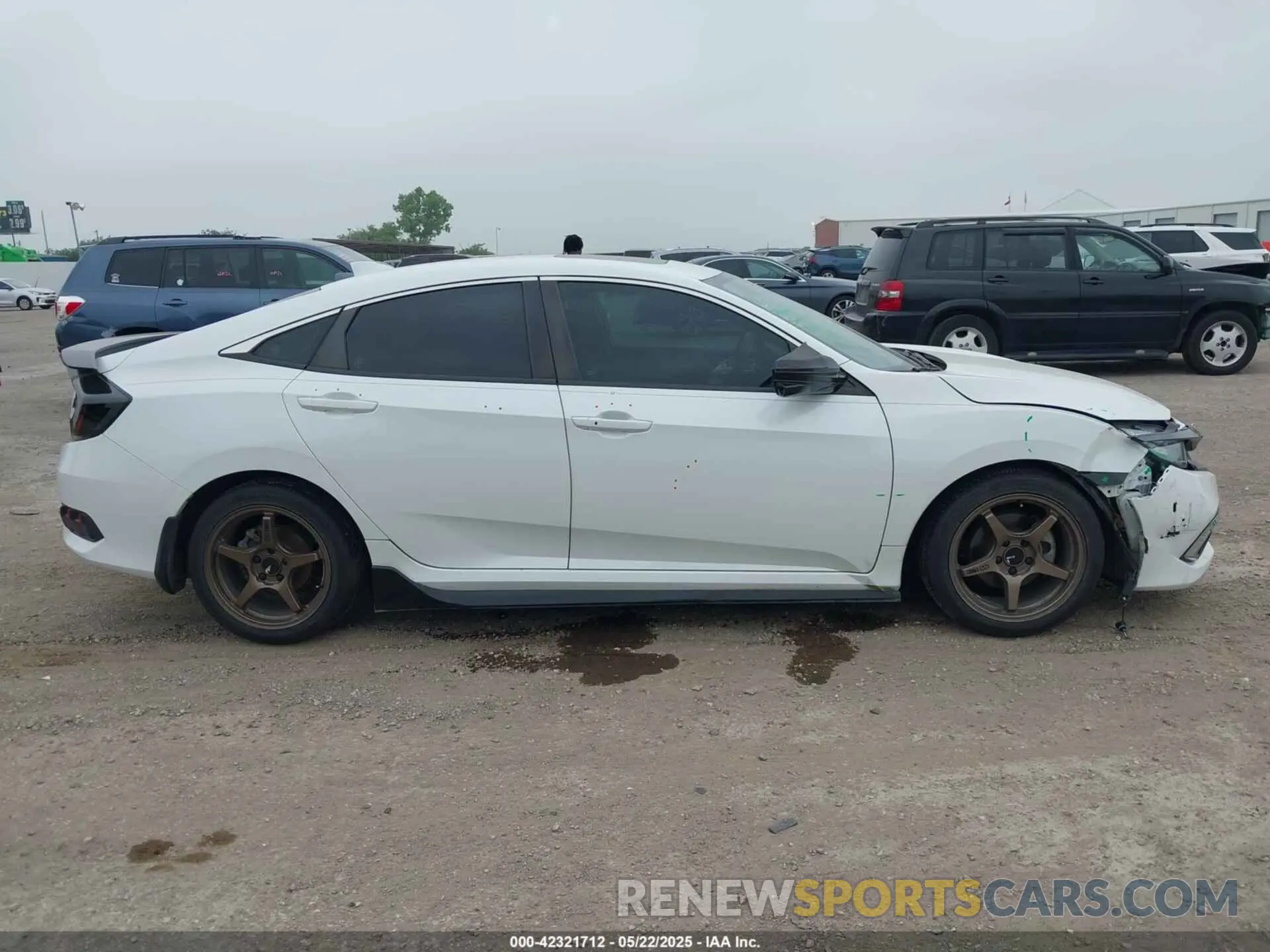 13 Photograph of a damaged car 19XFC1F77KE013608 HONDA CIVIC 2019