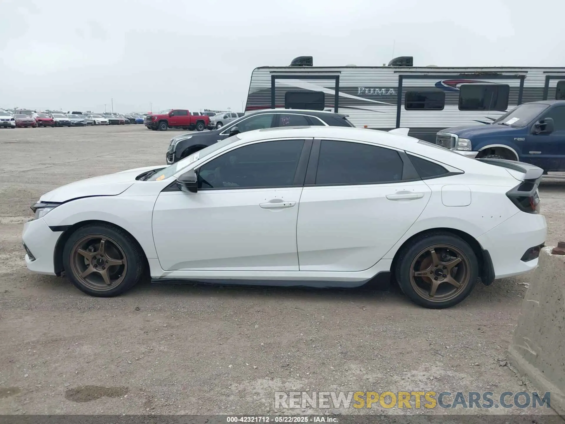 14 Photograph of a damaged car 19XFC1F77KE013608 HONDA CIVIC 2019
