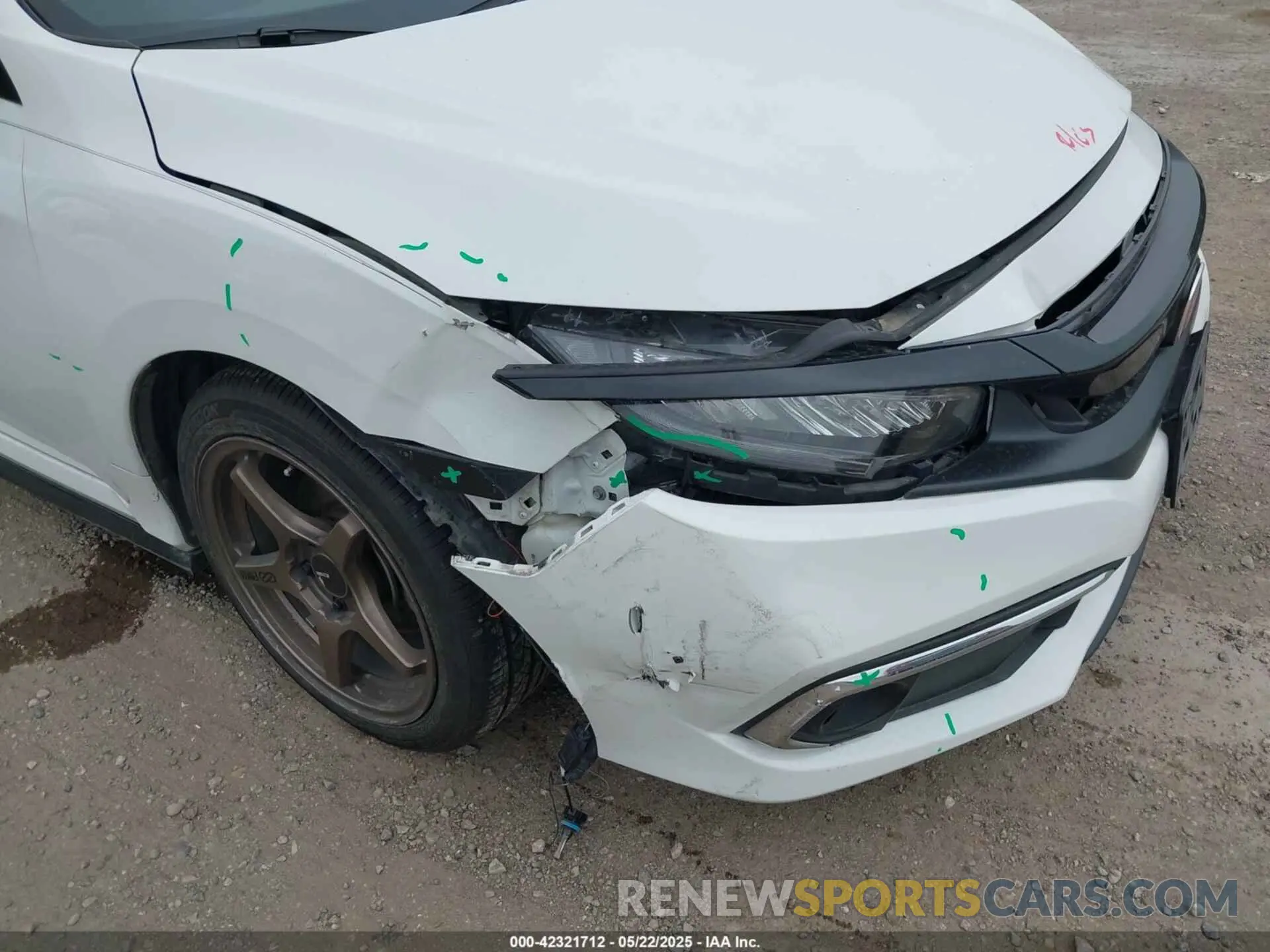 6 Photograph of a damaged car 19XFC1F77KE013608 HONDA CIVIC 2019