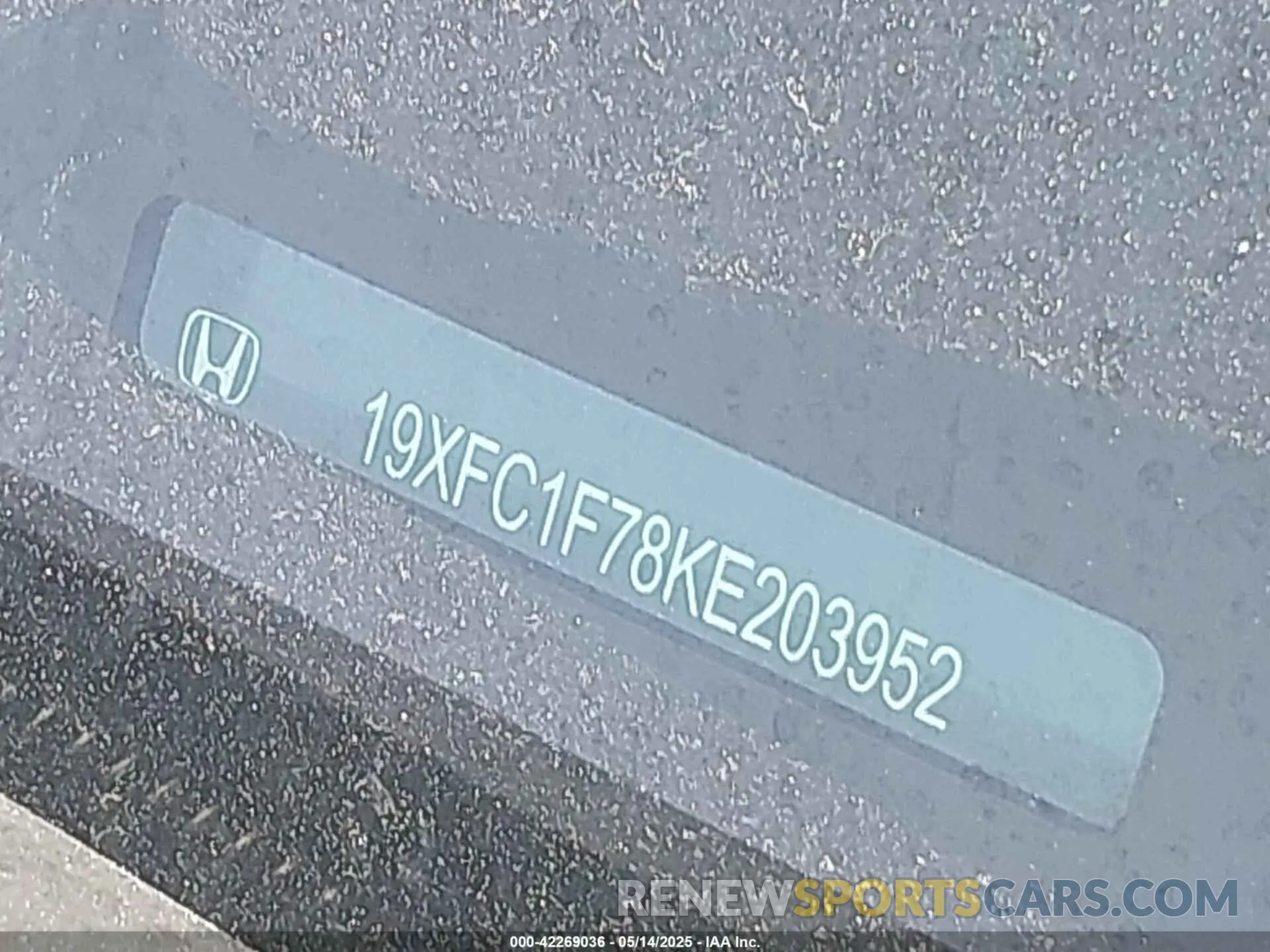 17 Photograph of a damaged car 19XFC1F78KE203952 HONDA CIVIC 2019