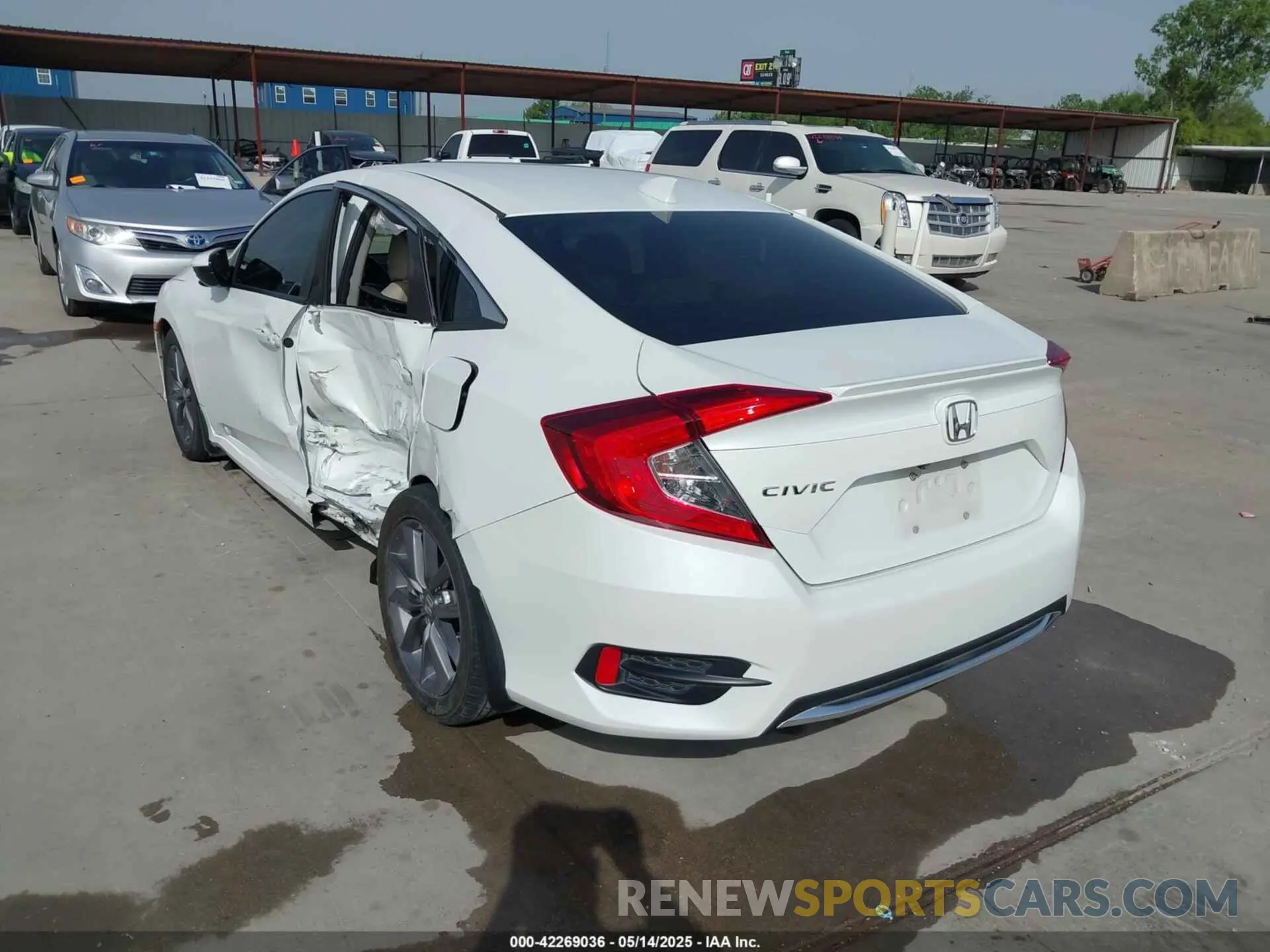 3 Photograph of a damaged car 19XFC1F78KE203952 HONDA CIVIC 2019