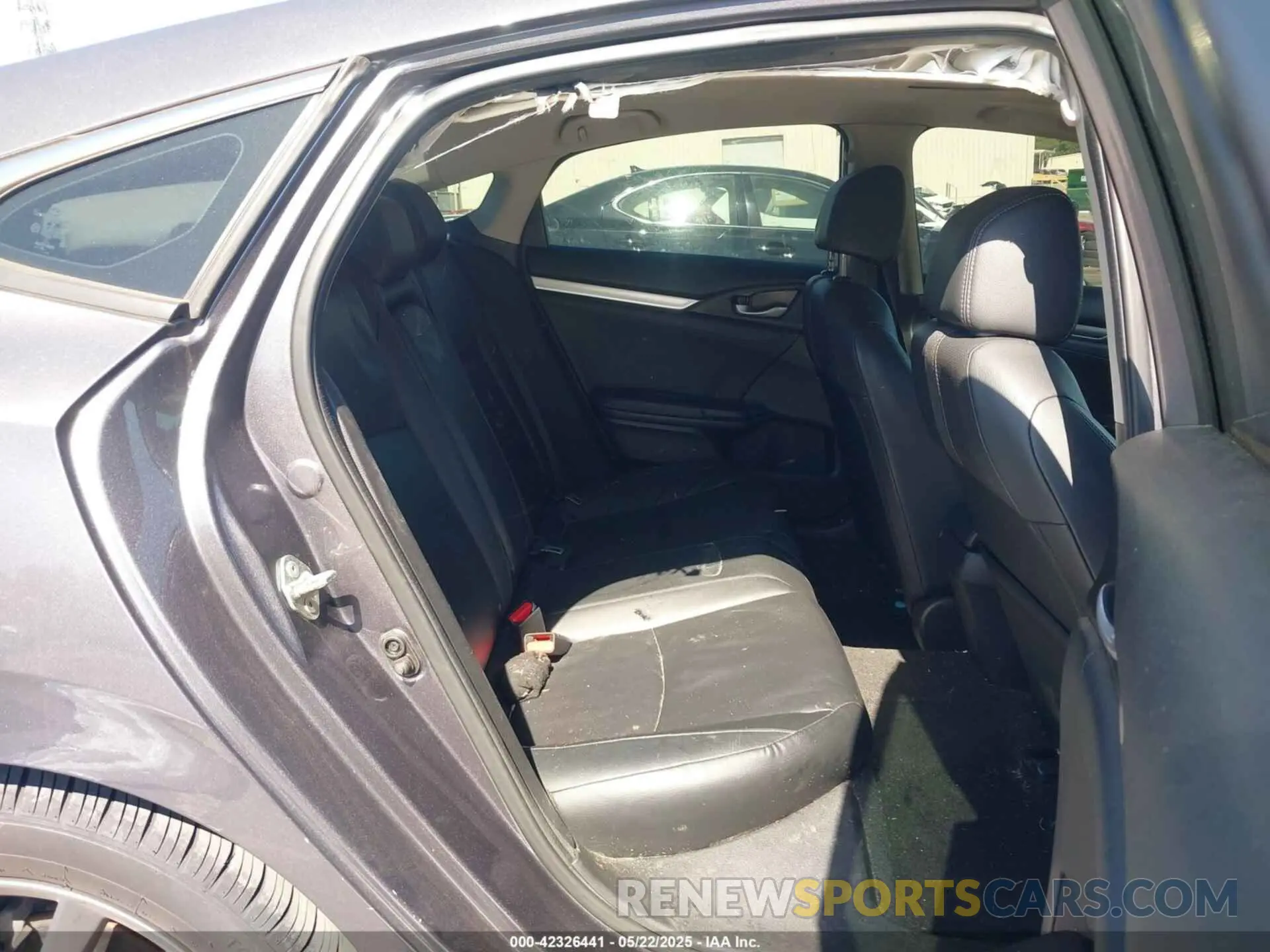 8 Photograph of a damaged car 19XFC1F78KE207502 HONDA CIVIC 2019