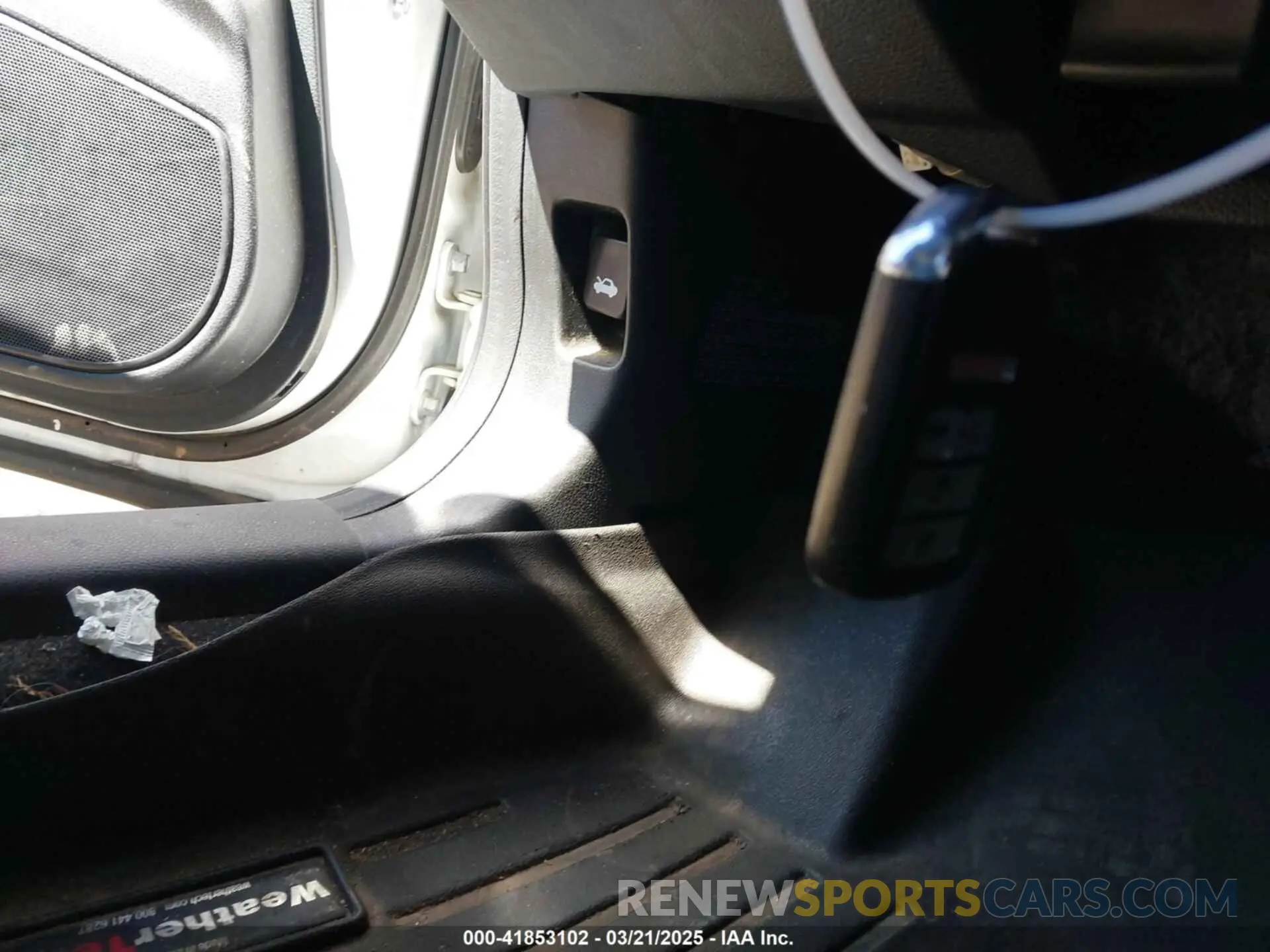 11 Photograph of a damaged car 19XFC1F79KE001976 HONDA CIVIC 2019