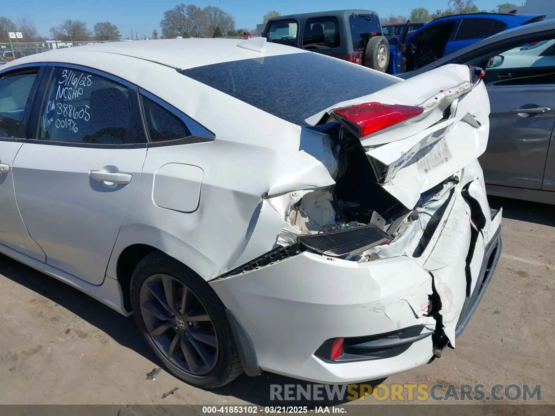 18 Photograph of a damaged car 19XFC1F79KE001976 HONDA CIVIC 2019