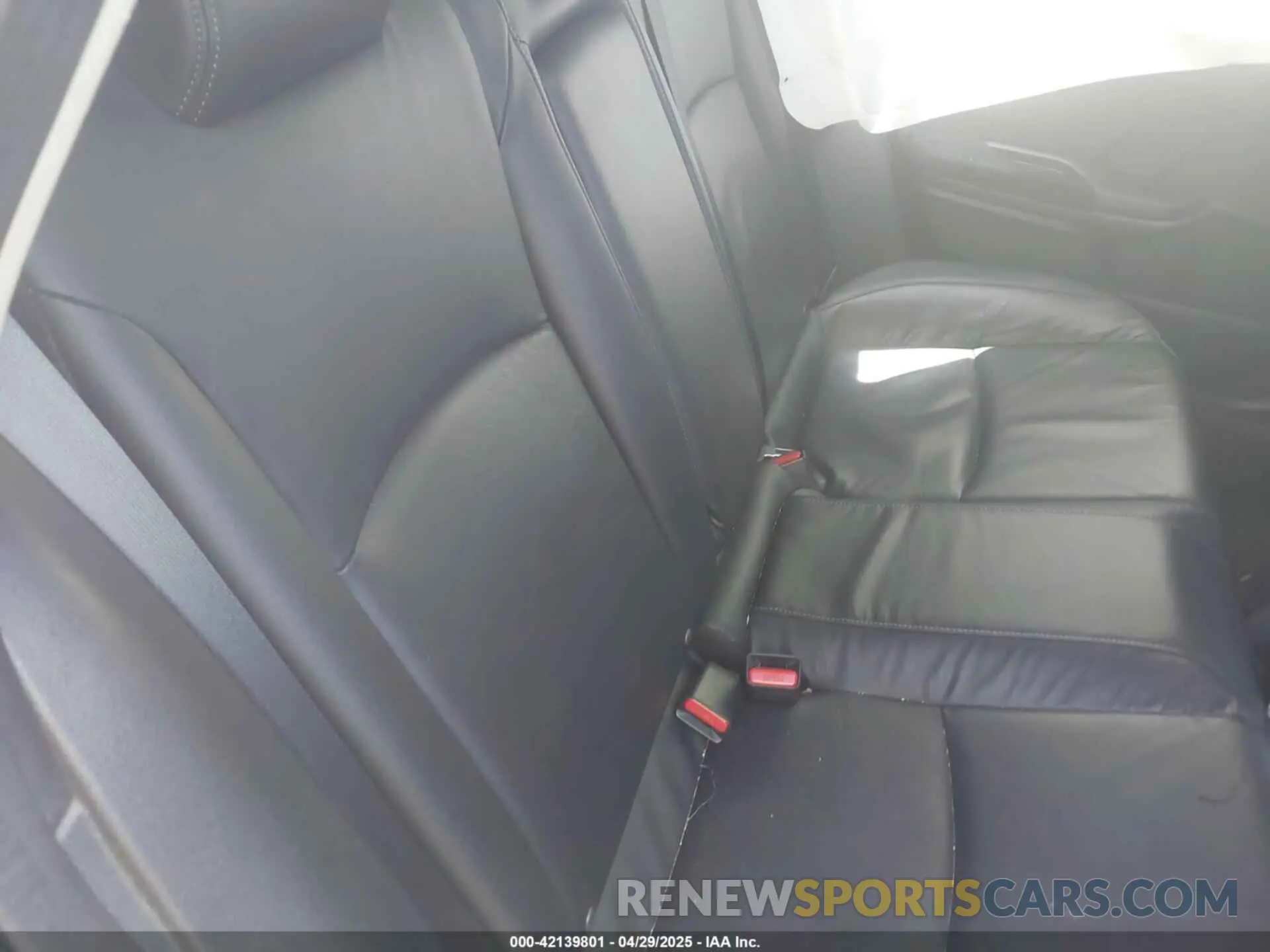 8 Photograph of a damaged car 19XFC1F79KE205273 HONDA CIVIC 2019