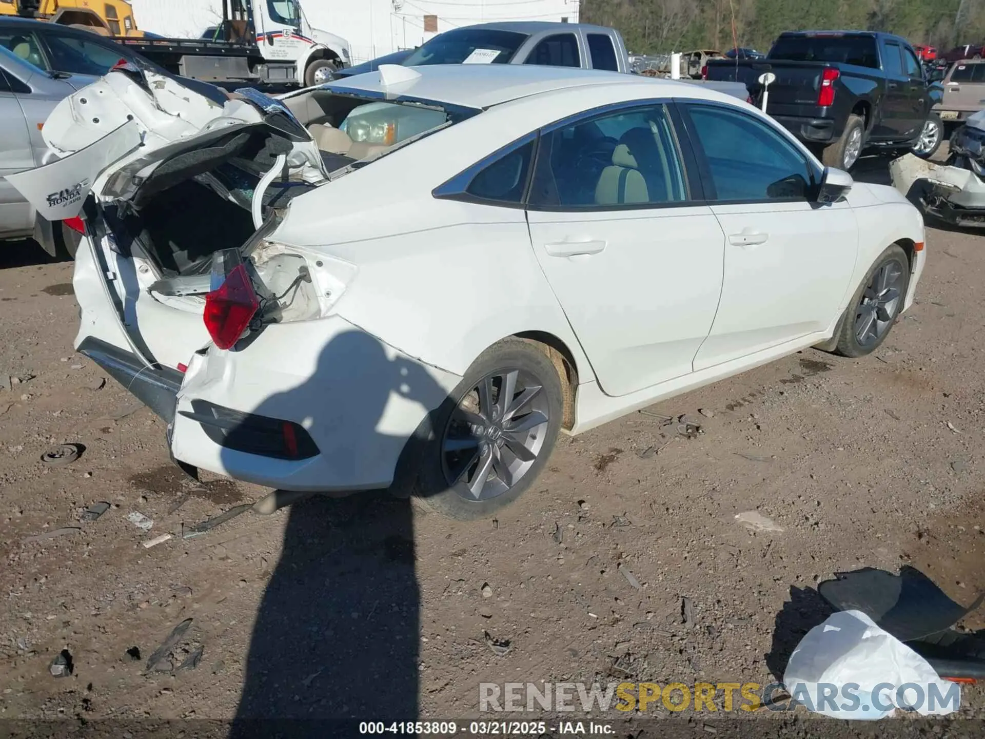 4 Photograph of a damaged car 19XFC1F7XKE005969 HONDA CIVIC 2019