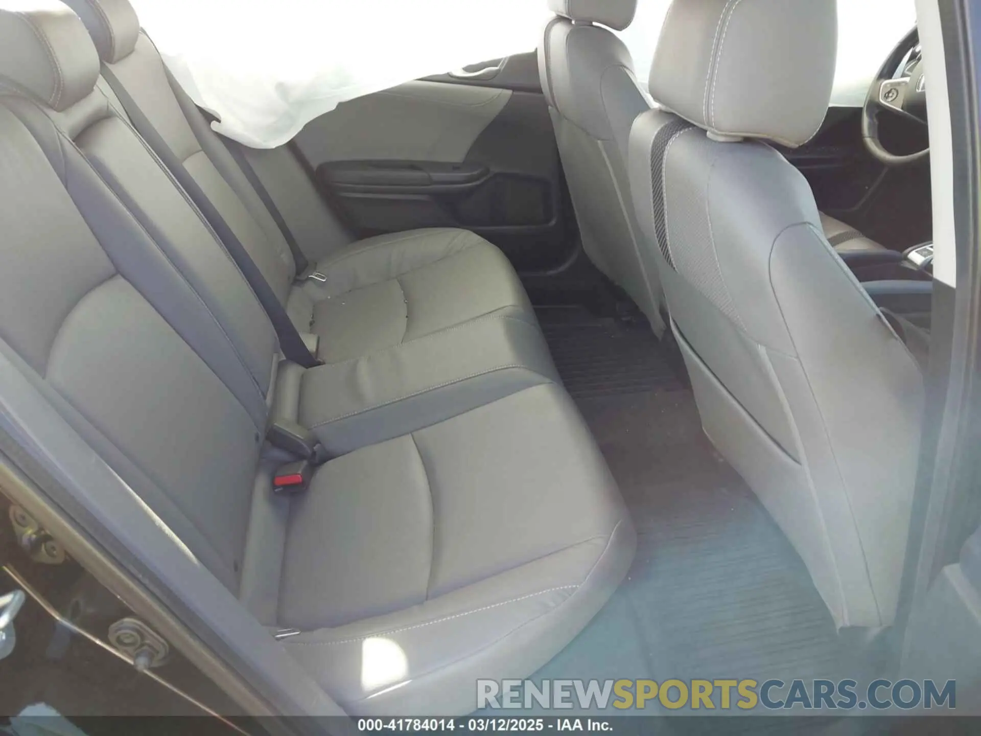 8 Photograph of a damaged car 19XFC1F7XKE011397 HONDA CIVIC 2019