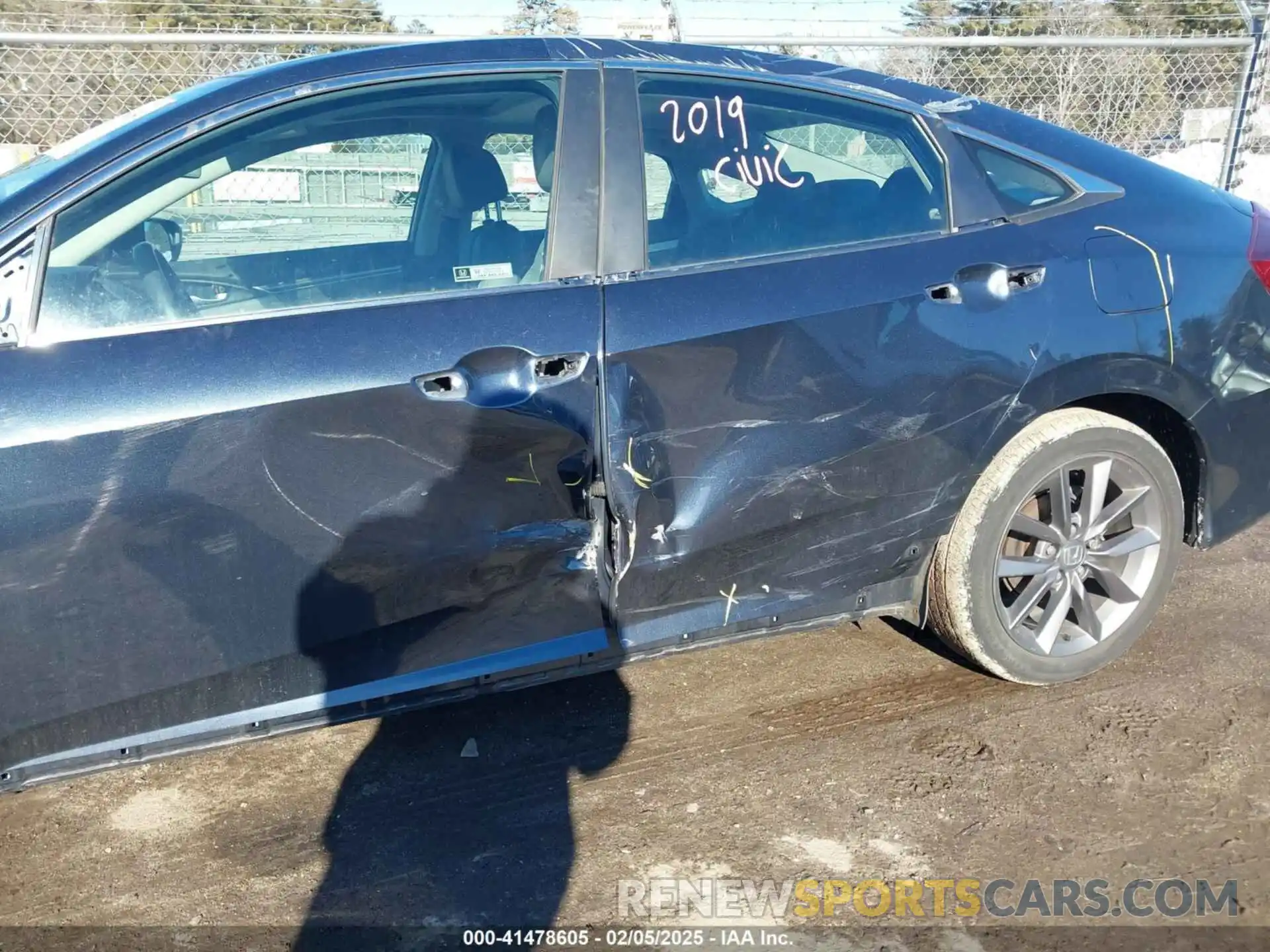 6 Photograph of a damaged car 19XFC1F7XKE216640 HONDA CIVIC 2019