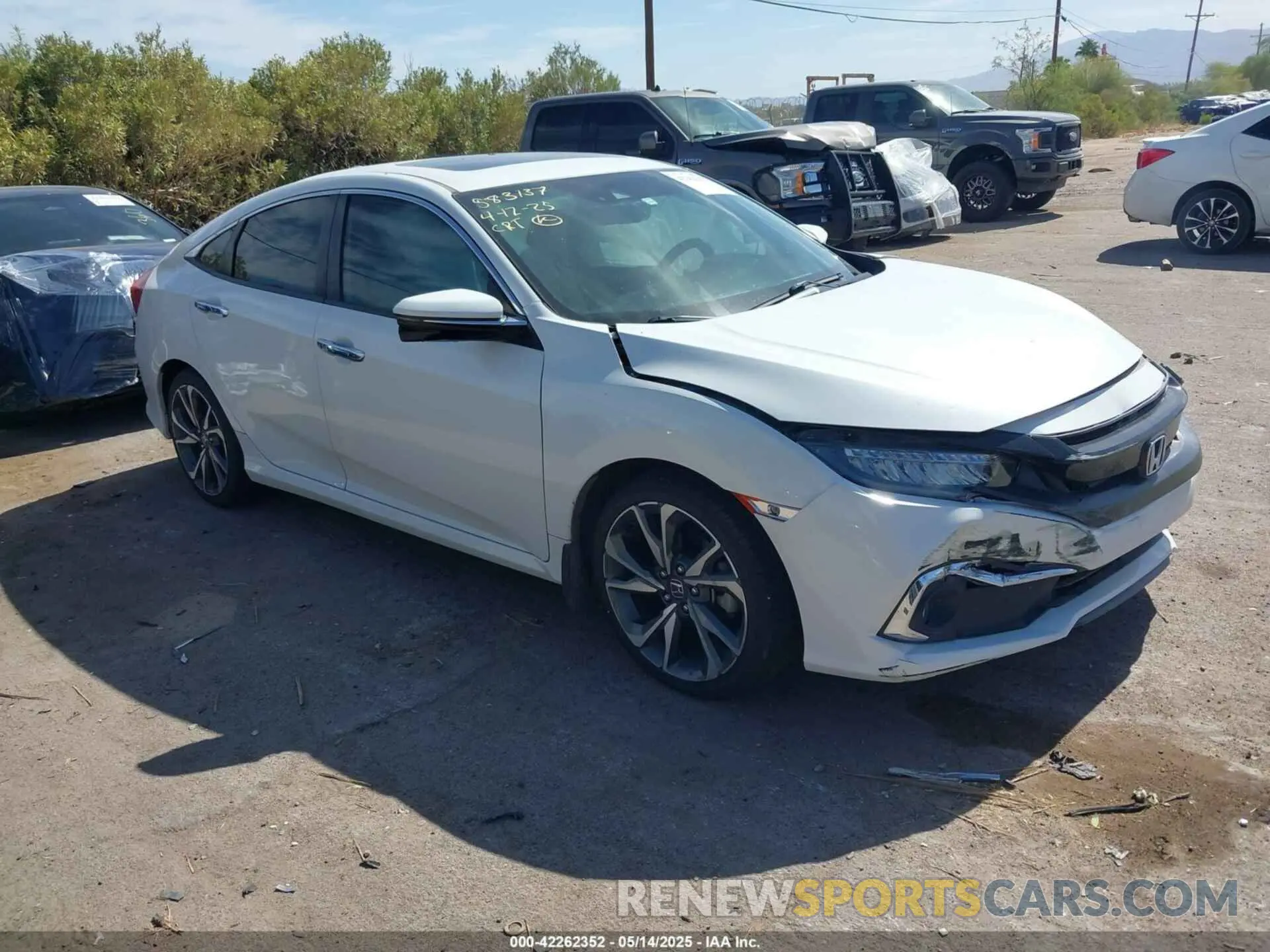 1 Photograph of a damaged car 19XFC1F90KE000846 HONDA CIVIC 2019