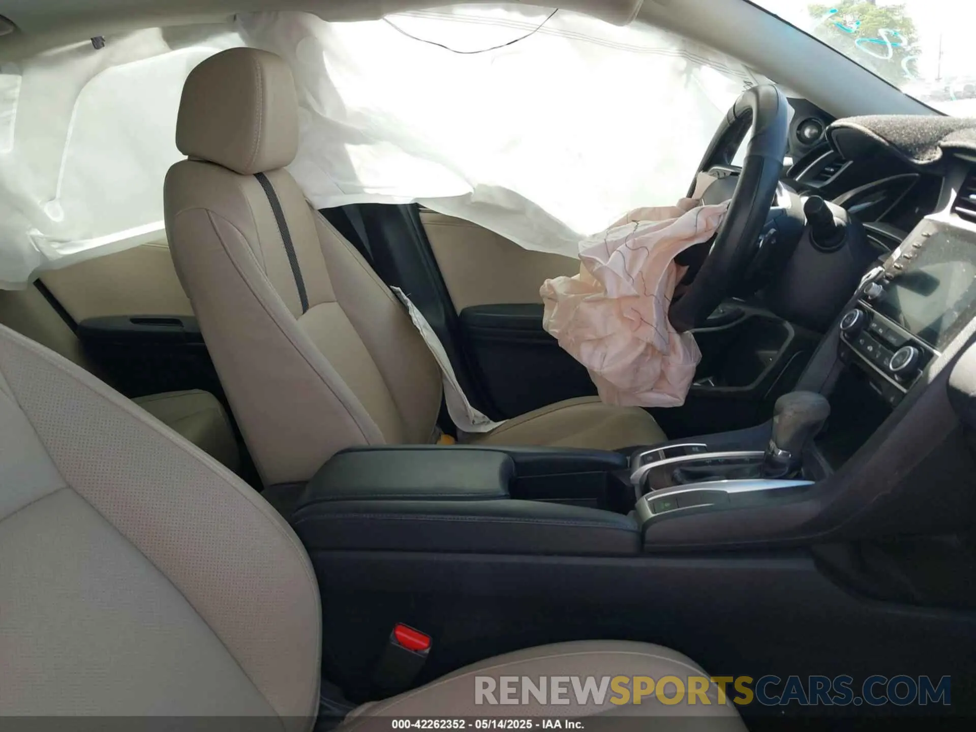 5 Photograph of a damaged car 19XFC1F90KE000846 HONDA CIVIC 2019