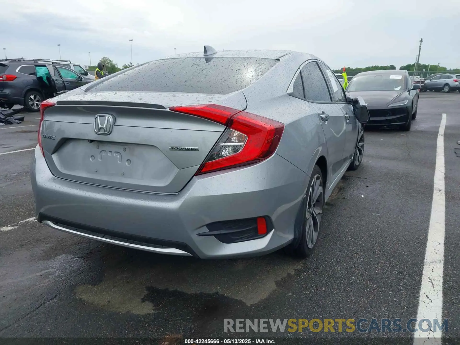 4 Photograph of a damaged car 19XFC1F91KE202367 HONDA CIVIC 2019