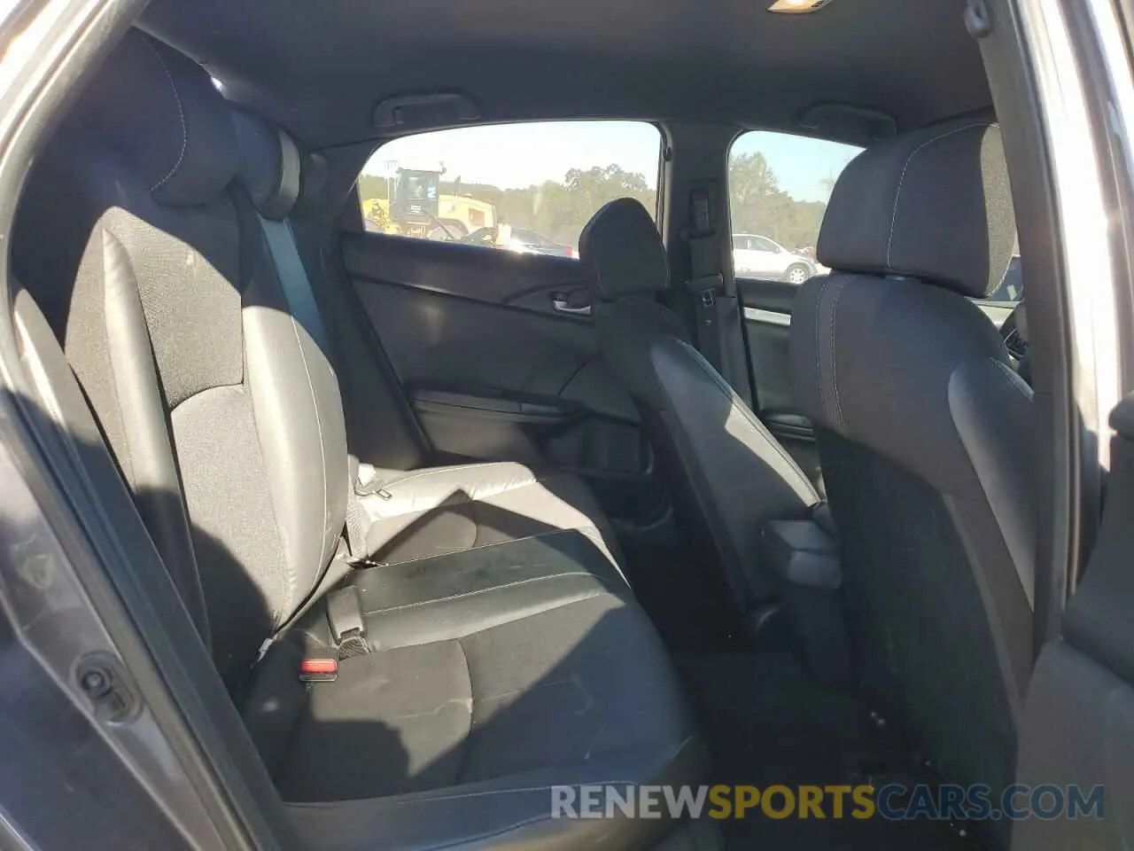 10 Photograph of a damaged car 19XFC2E81KE050024 HONDA CIVIC 2019