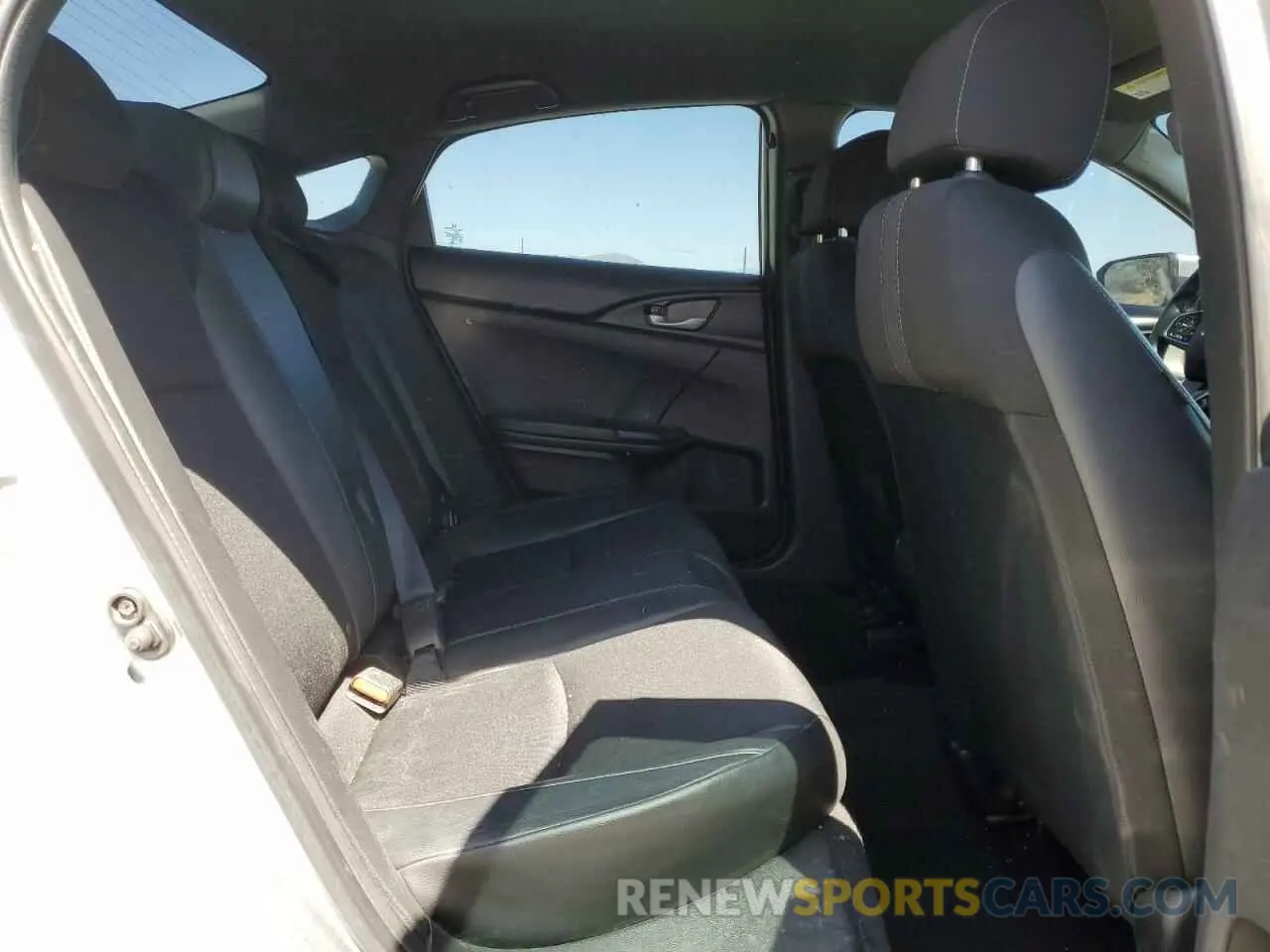 10 Photograph of a damaged car 19XFC2E83KE007210 HONDA CIVIC 2019