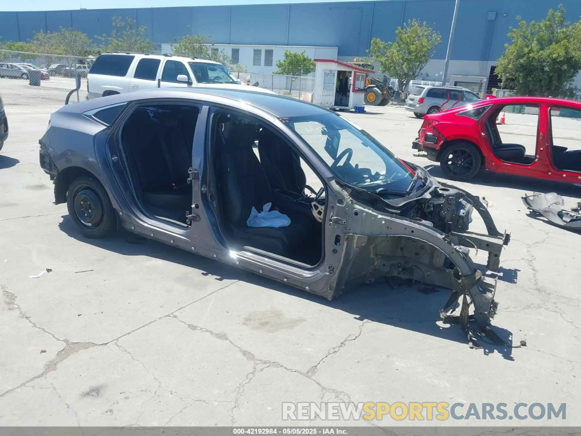 1 Photograph of a damaged car 19XFC2E87KE011891 HONDA CIVIC 2019