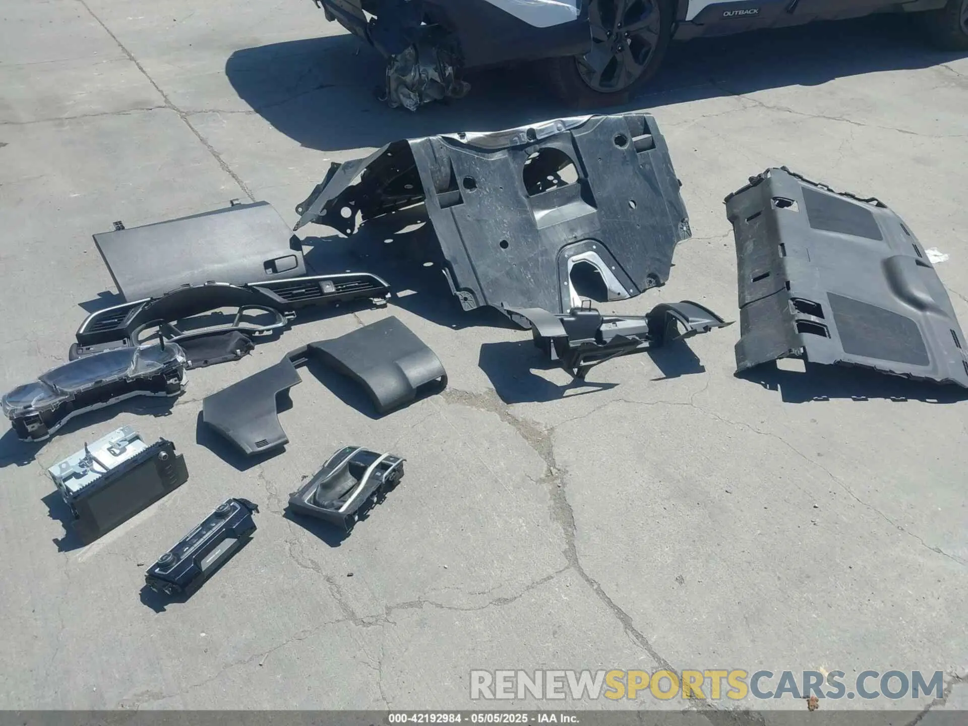11 Photograph of a damaged car 19XFC2E87KE011891 HONDA CIVIC 2019