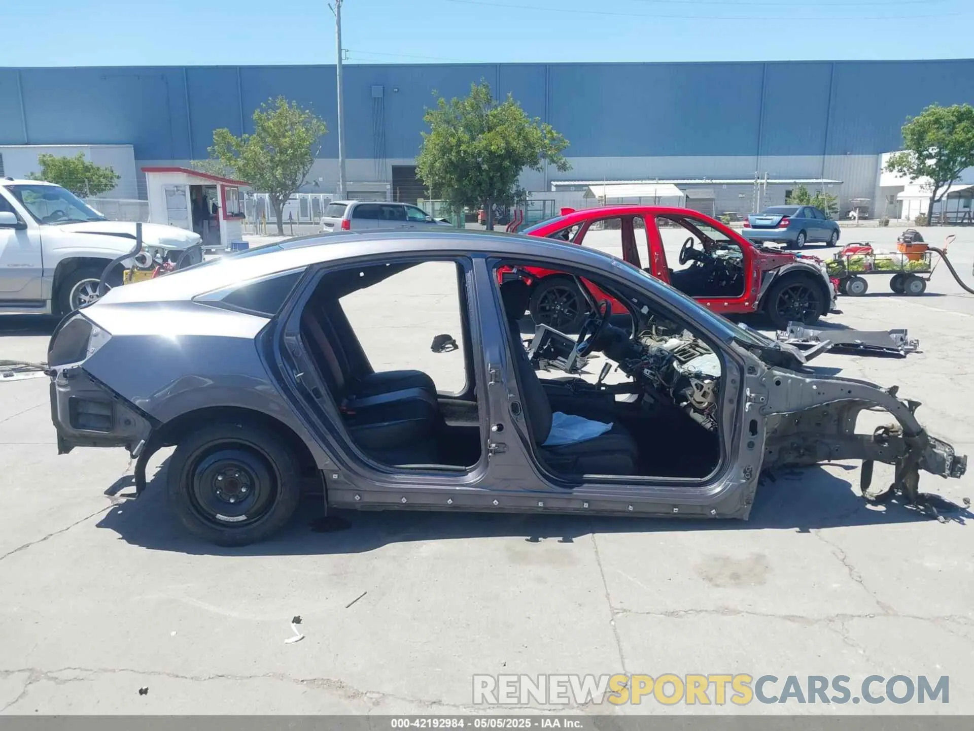 13 Photograph of a damaged car 19XFC2E87KE011891 HONDA CIVIC 2019