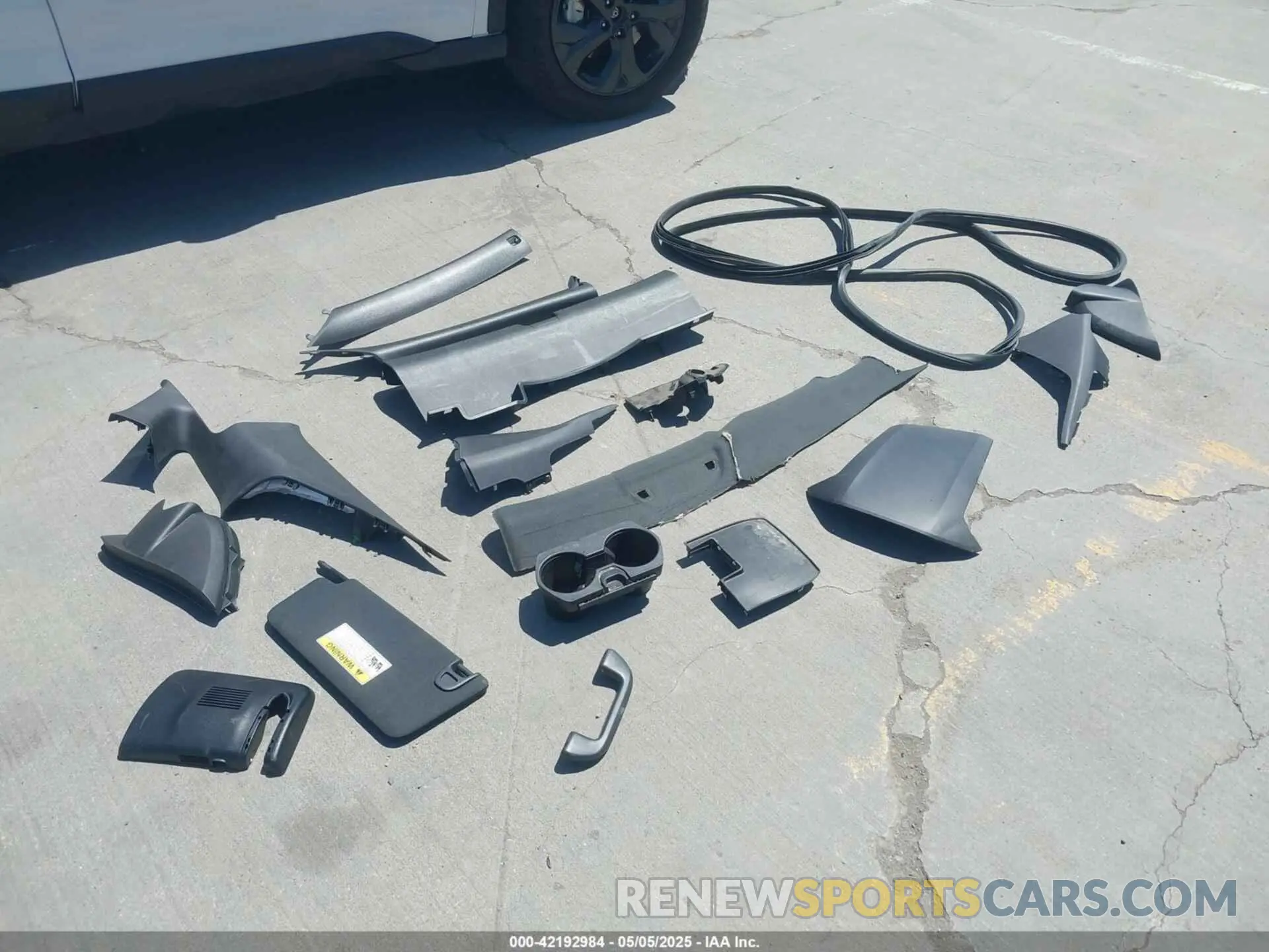 17 Photograph of a damaged car 19XFC2E87KE011891 HONDA CIVIC 2019