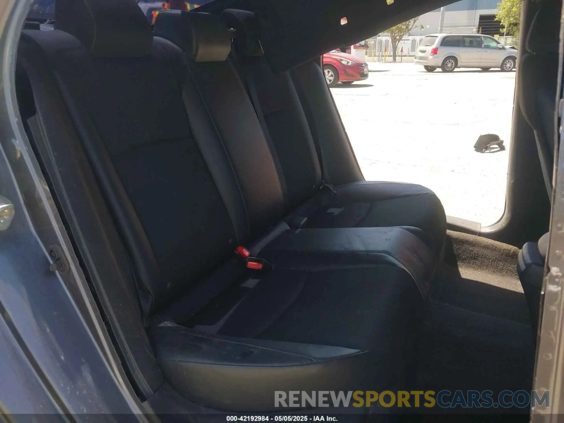 8 Photograph of a damaged car 19XFC2E87KE011891 HONDA CIVIC 2019