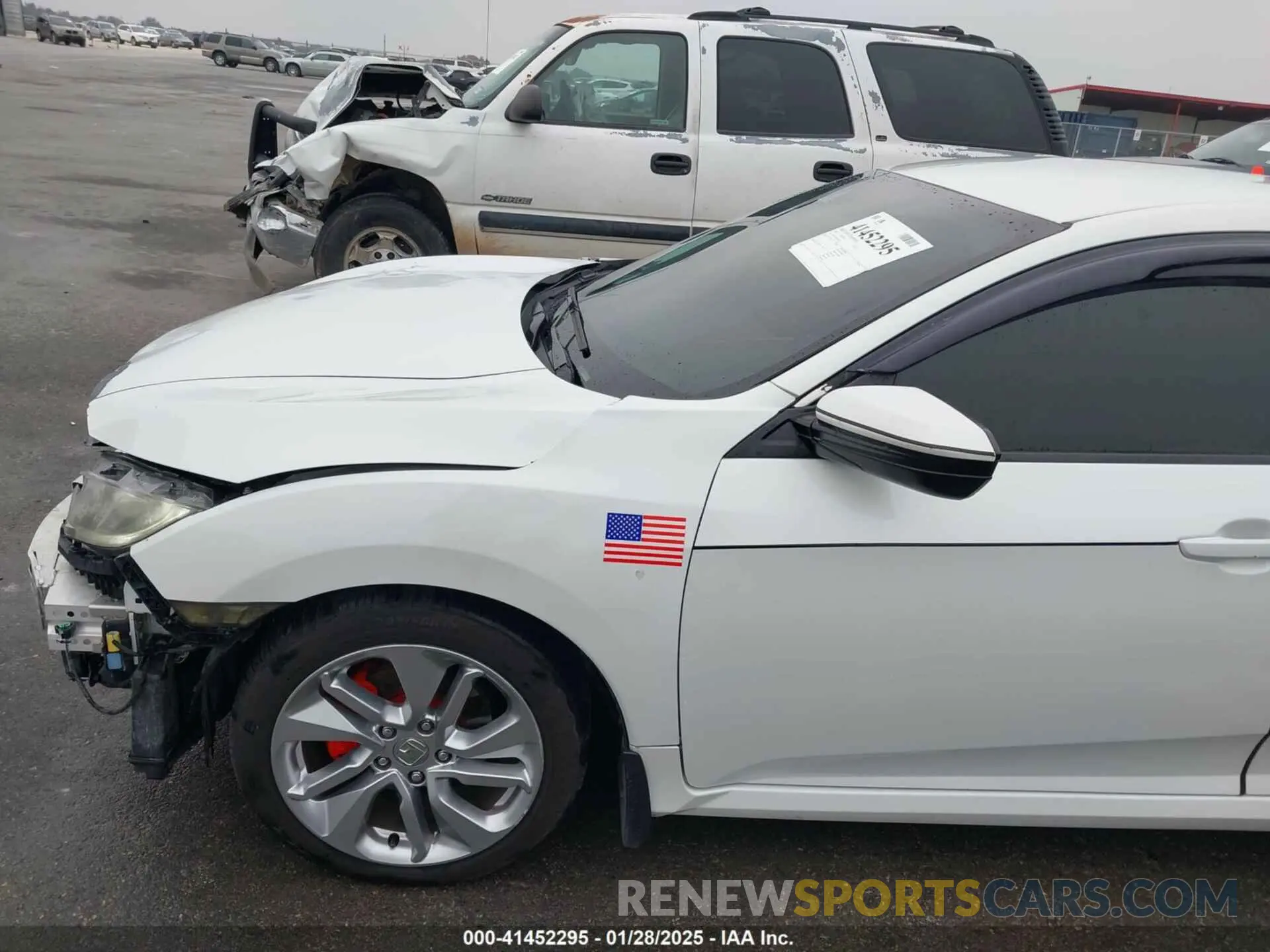 17 Photograph of a damaged car 19XFC2E87KE021501 HONDA CIVIC 2019