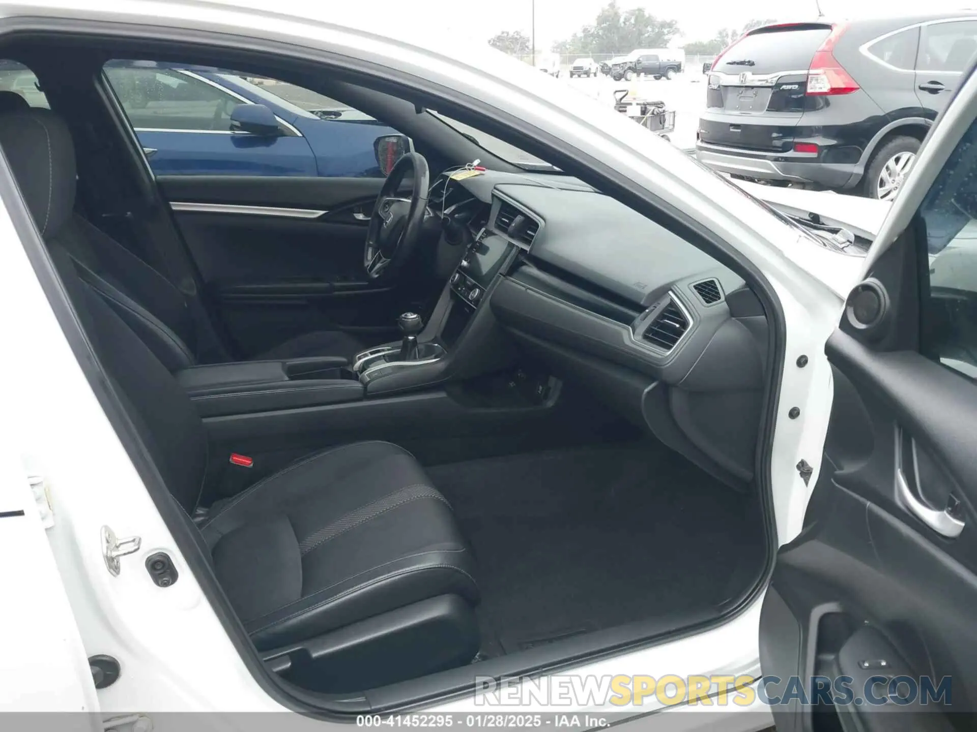 5 Photograph of a damaged car 19XFC2E87KE021501 HONDA CIVIC 2019
