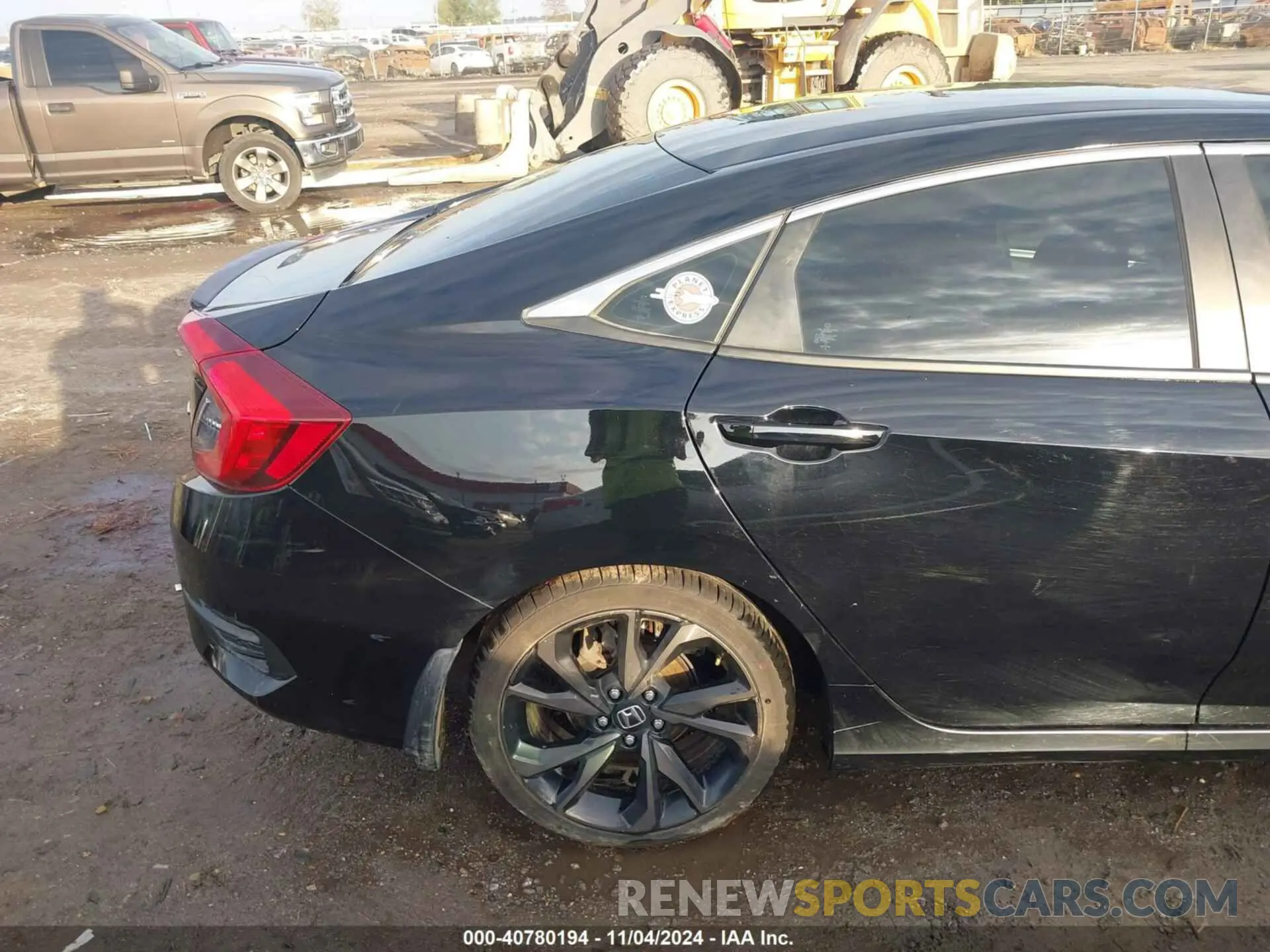 18 Photograph of a damaged car 19XFC2E87KE044373 HONDA CIVIC 2019