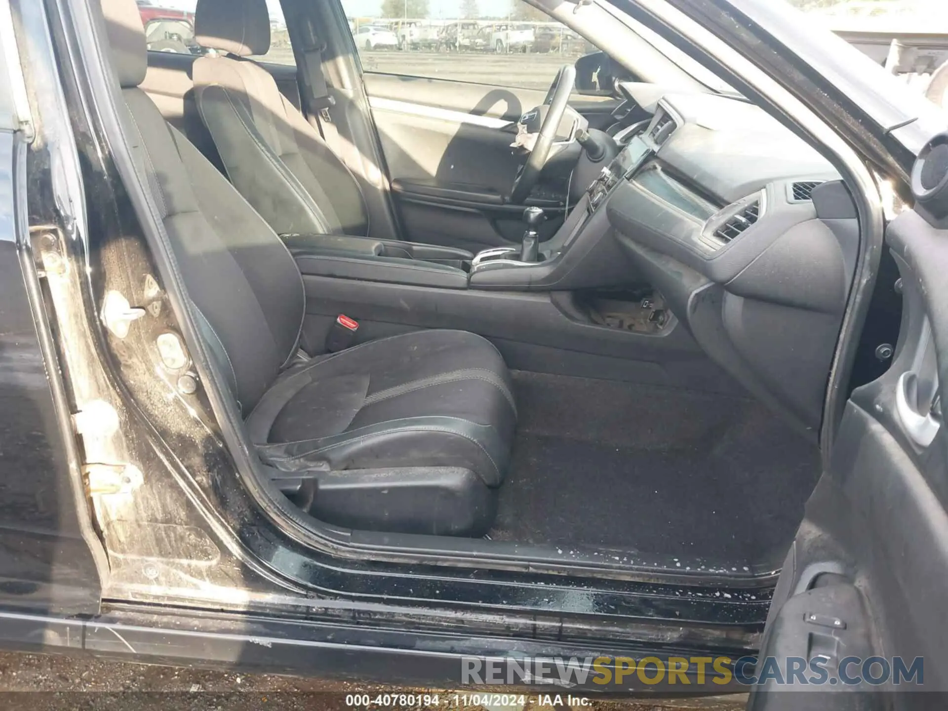 5 Photograph of a damaged car 19XFC2E87KE044373 HONDA CIVIC 2019