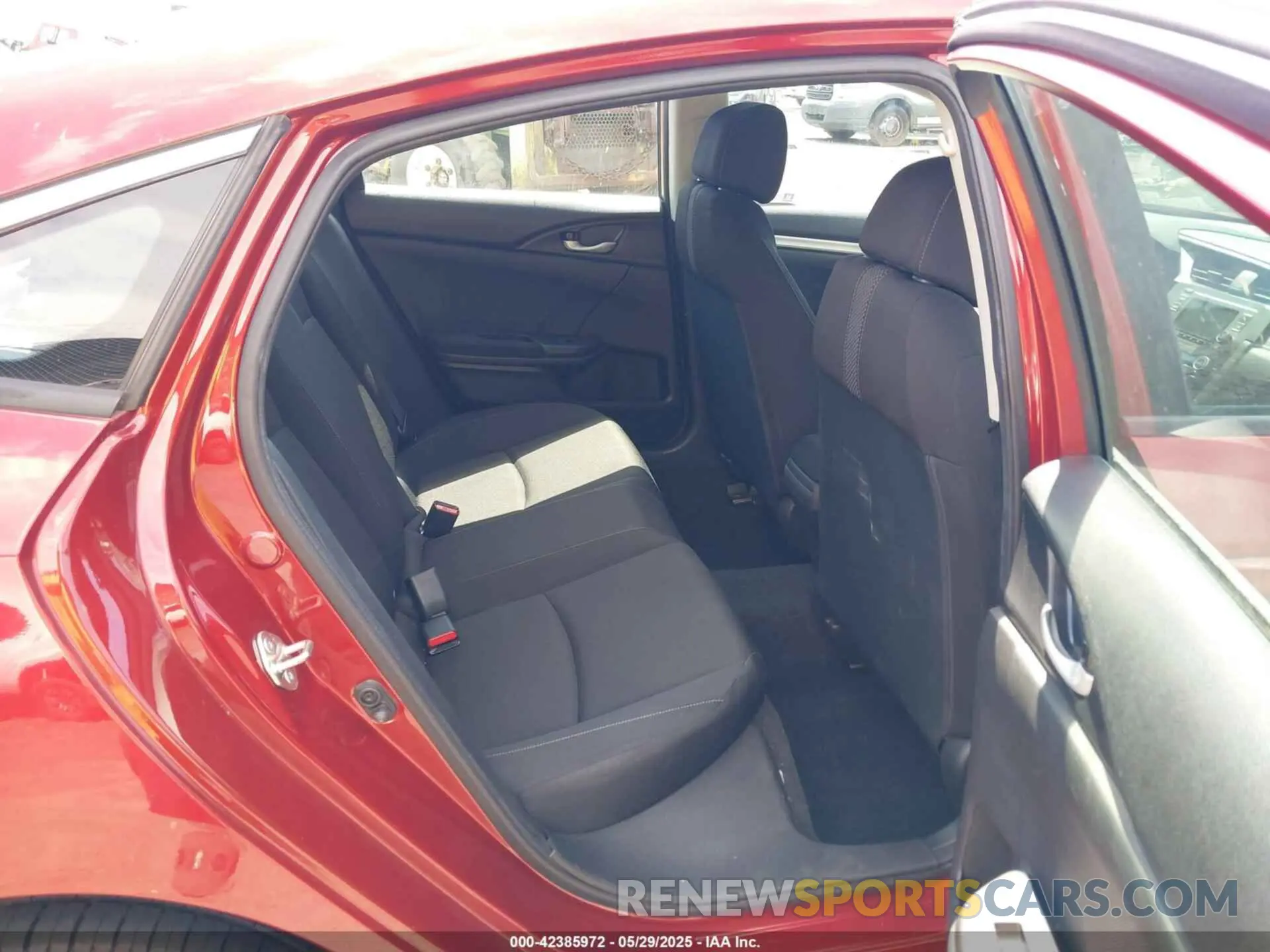 8 Photograph of a damaged car 19XFC2F60KE003757 HONDA CIVIC 2019