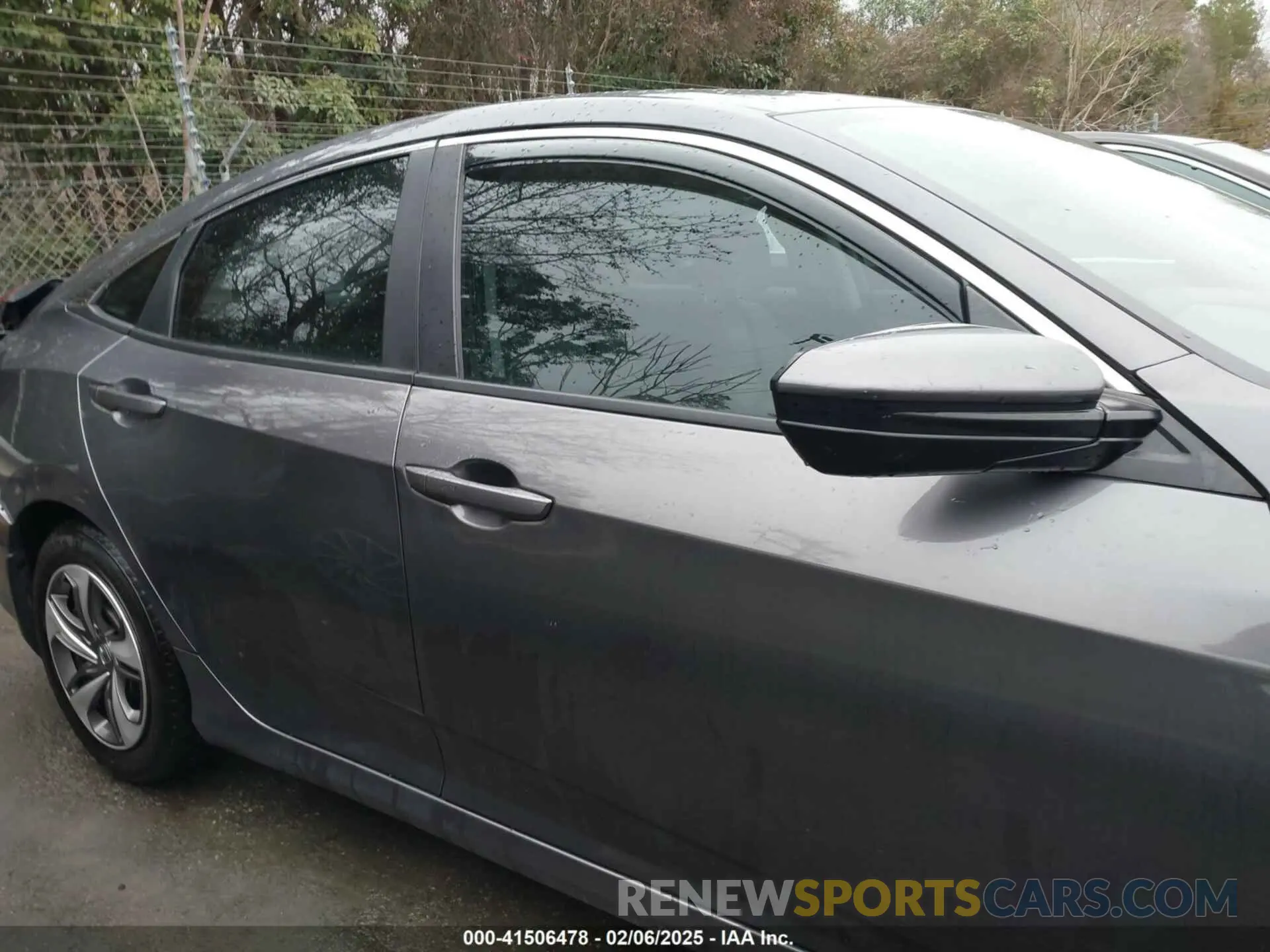 13 Photograph of a damaged car 19XFC2F60KE027475 HONDA CIVIC 2019