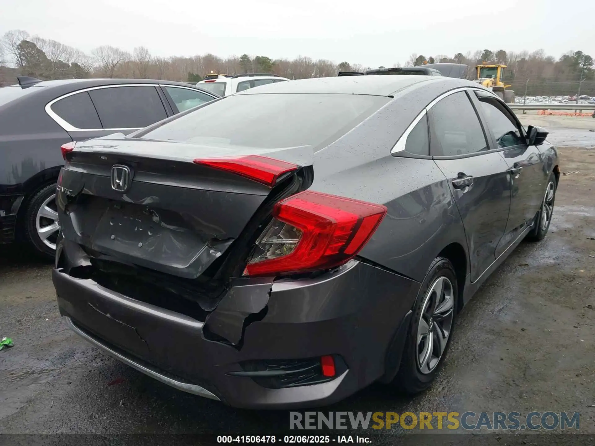 4 Photograph of a damaged car 19XFC2F60KE027475 HONDA CIVIC 2019