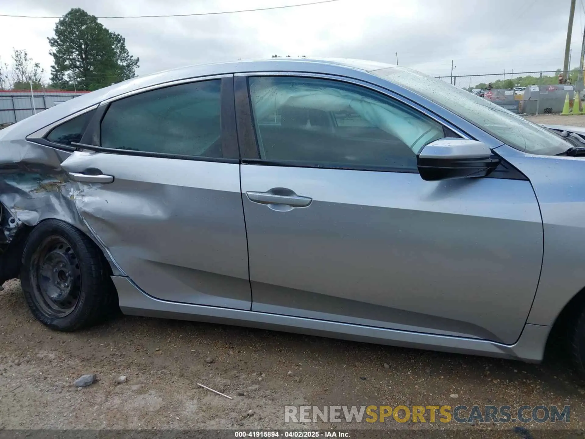 14 Photograph of a damaged car 19XFC2F60KE043806 HONDA CIVIC 2019