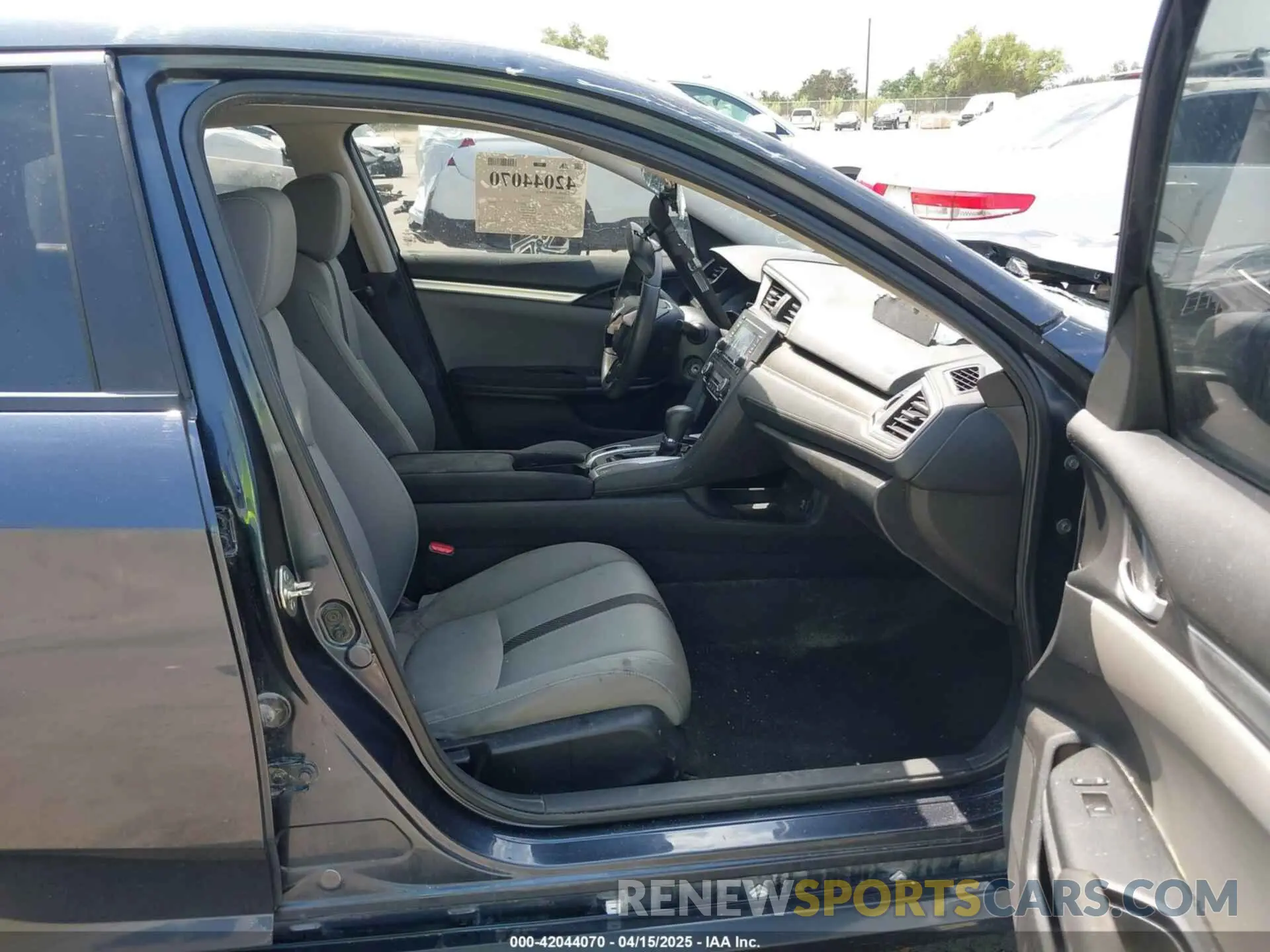 5 Photograph of a damaged car 19XFC2F60KE050190 HONDA CIVIC 2019