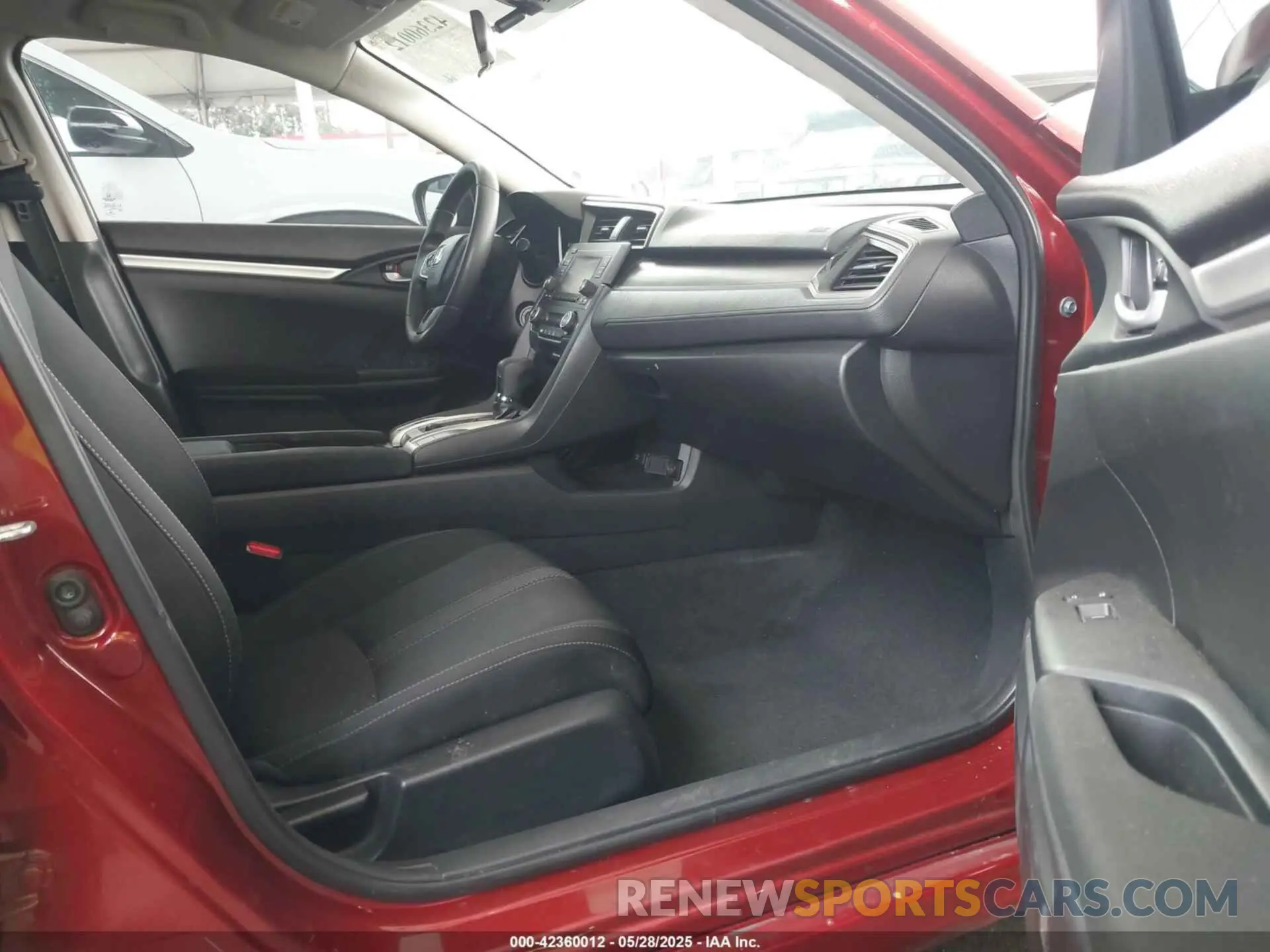 5 Photograph of a damaged car 19XFC2F60KE200234 HONDA CIVIC 2019