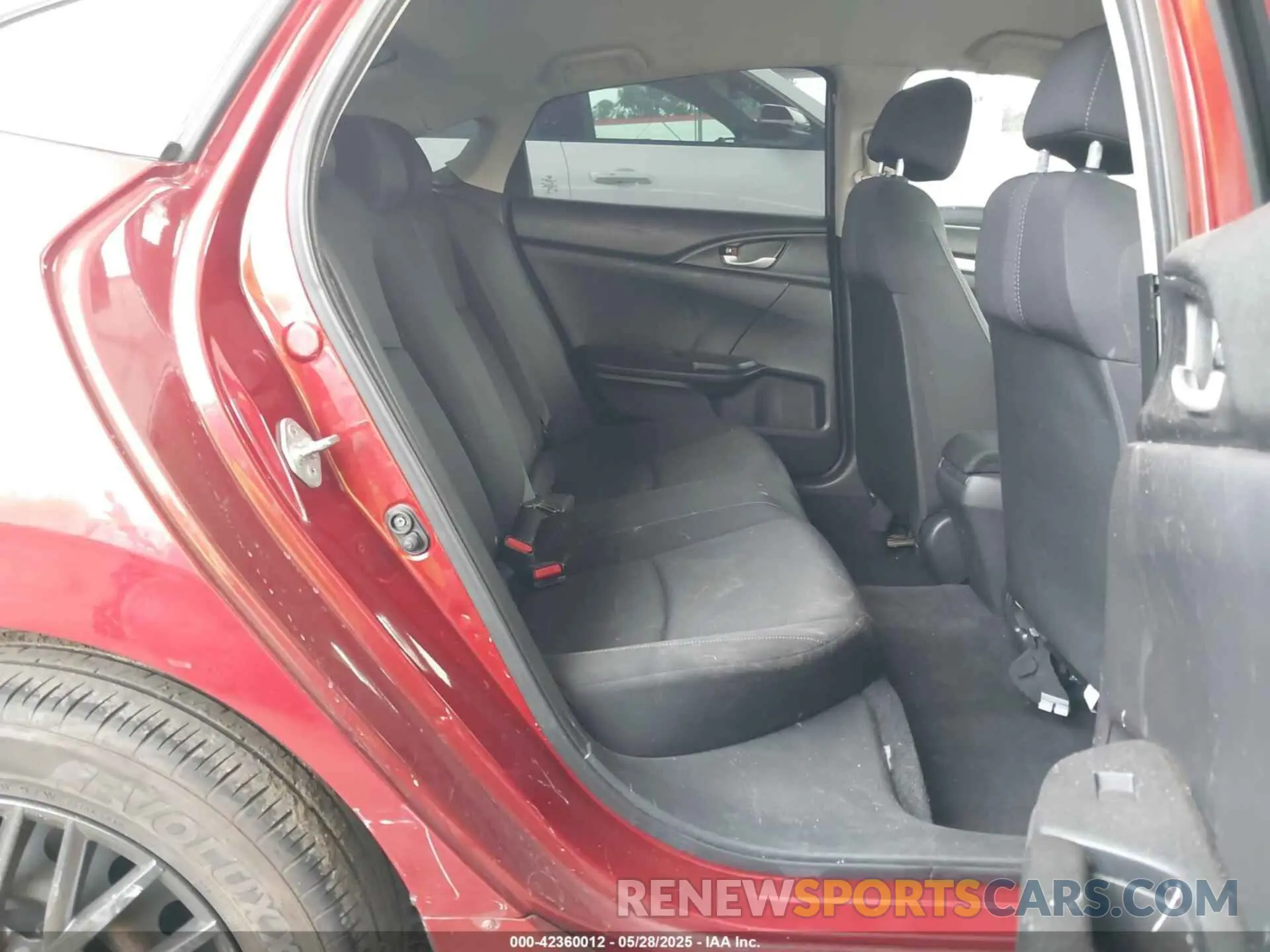 8 Photograph of a damaged car 19XFC2F60KE200234 HONDA CIVIC 2019