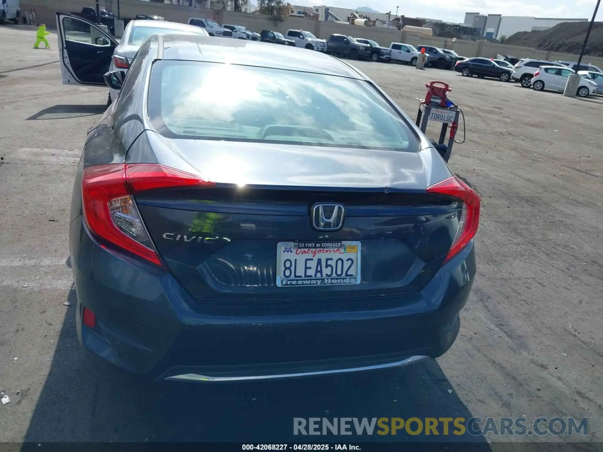17 Photograph of a damaged car 19XFC2F60KE206499 HONDA CIVIC 2019