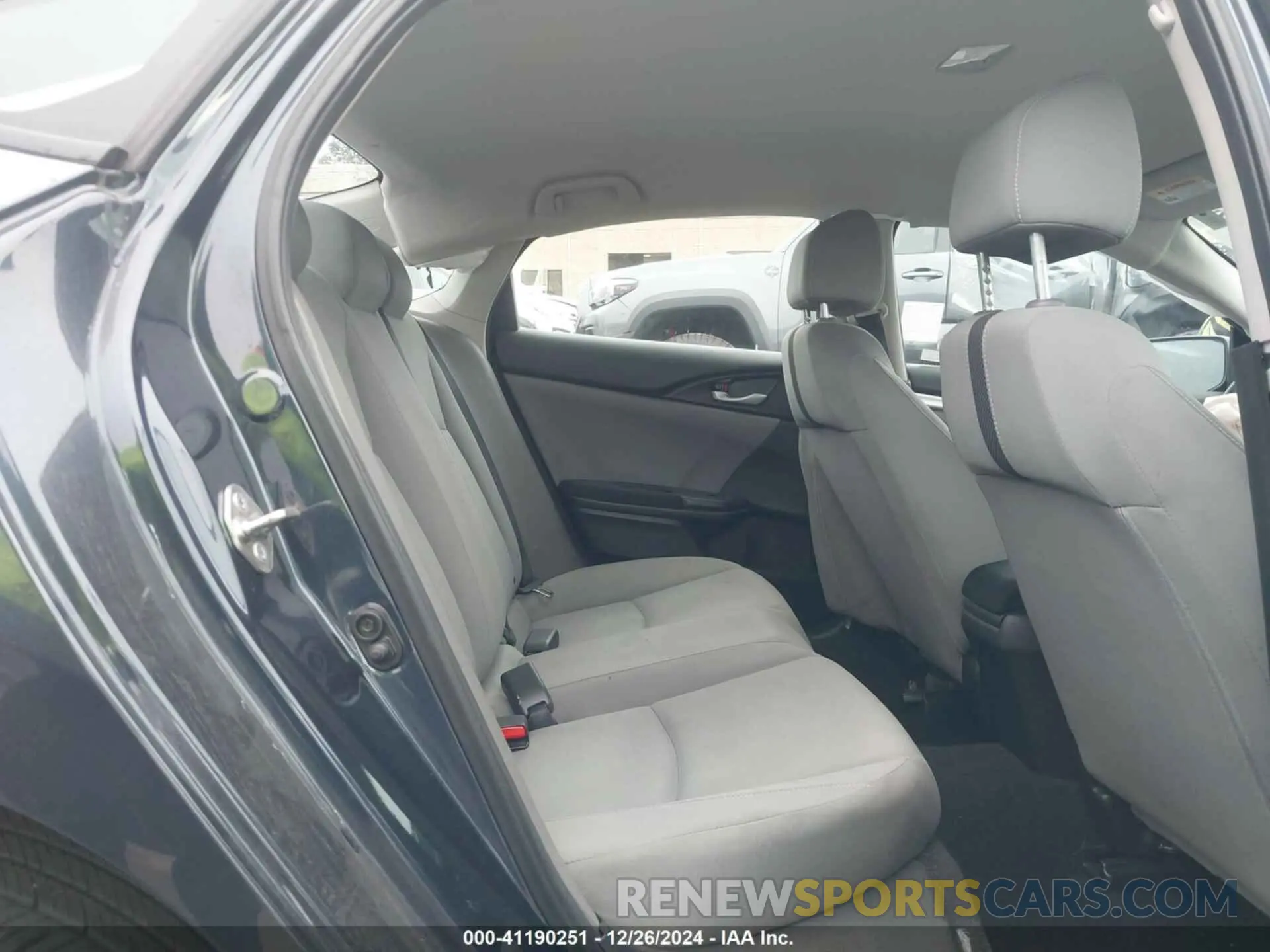 8 Photograph of a damaged car 19XFC2F60KE207023 HONDA CIVIC 2019