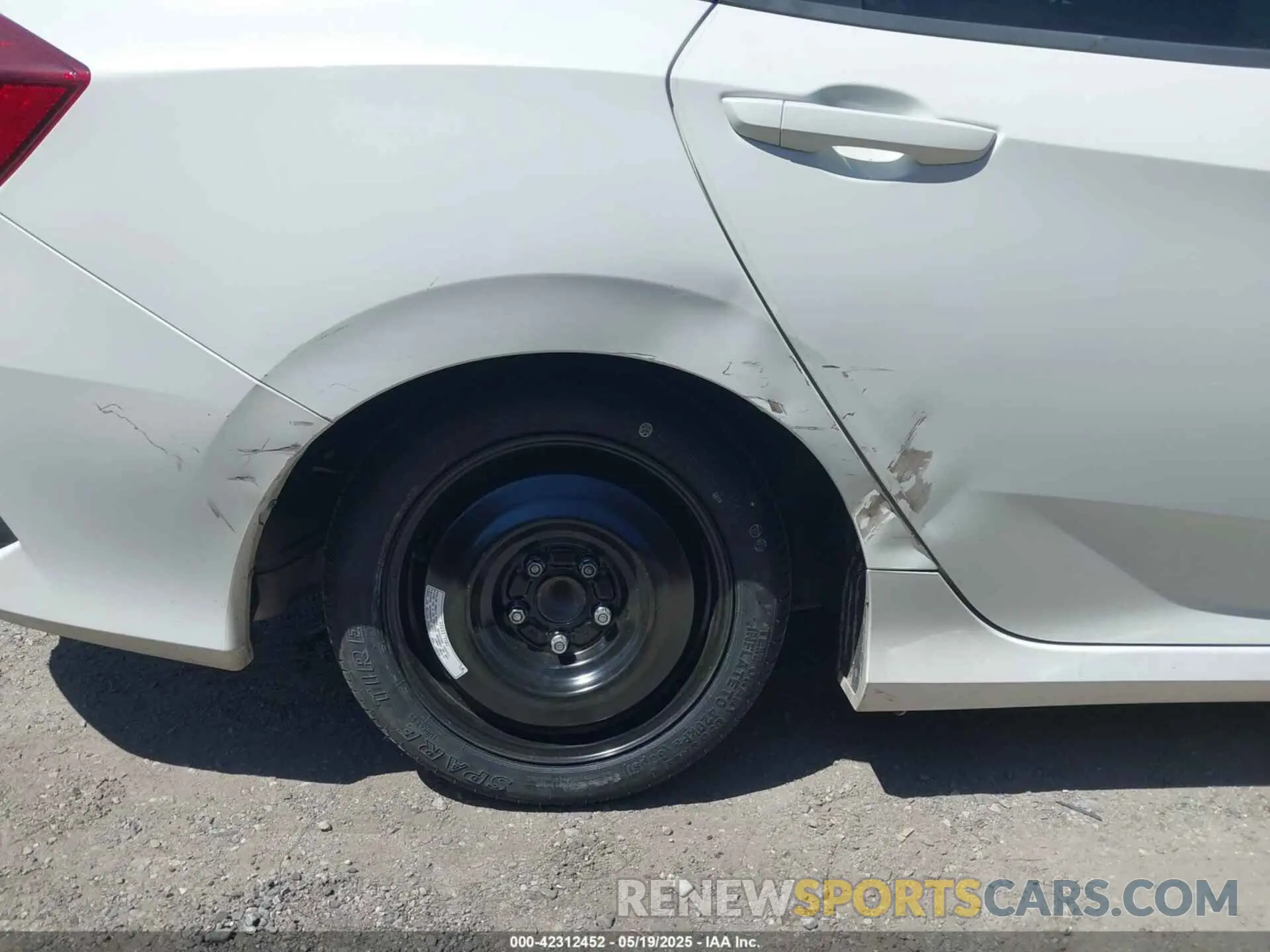 6 Photograph of a damaged car 19XFC2F60KE208043 HONDA CIVIC 2019