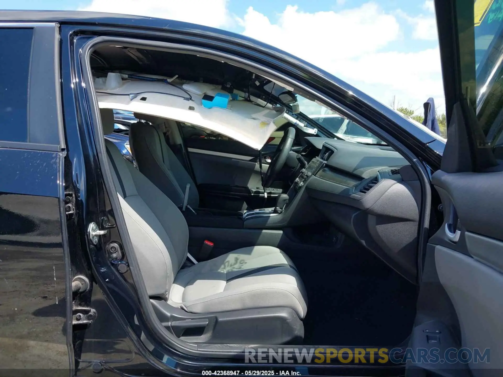 5 Photograph of a damaged car 19XFC2F61KE017134 HONDA CIVIC 2019