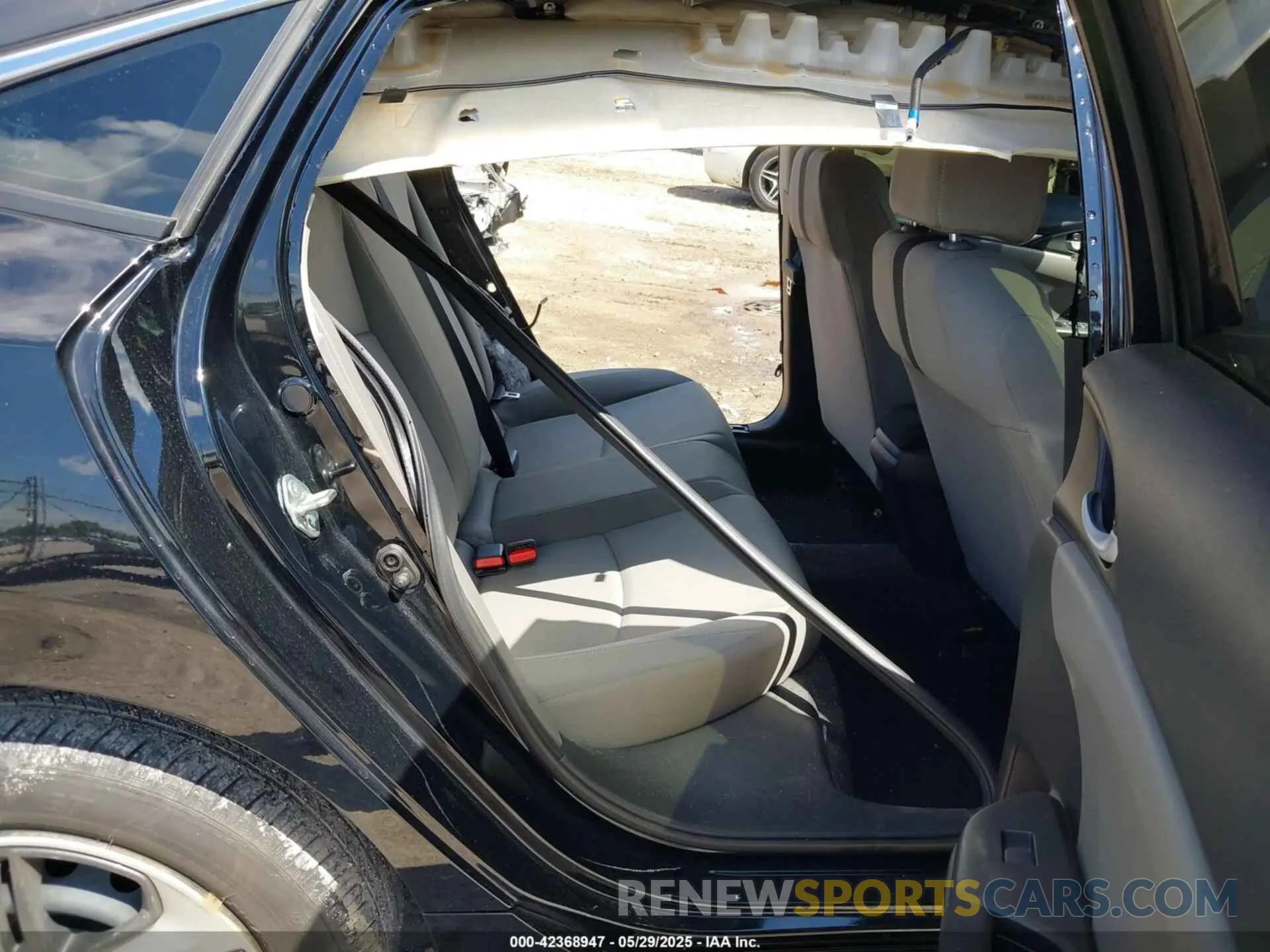 8 Photograph of a damaged car 19XFC2F61KE017134 HONDA CIVIC 2019