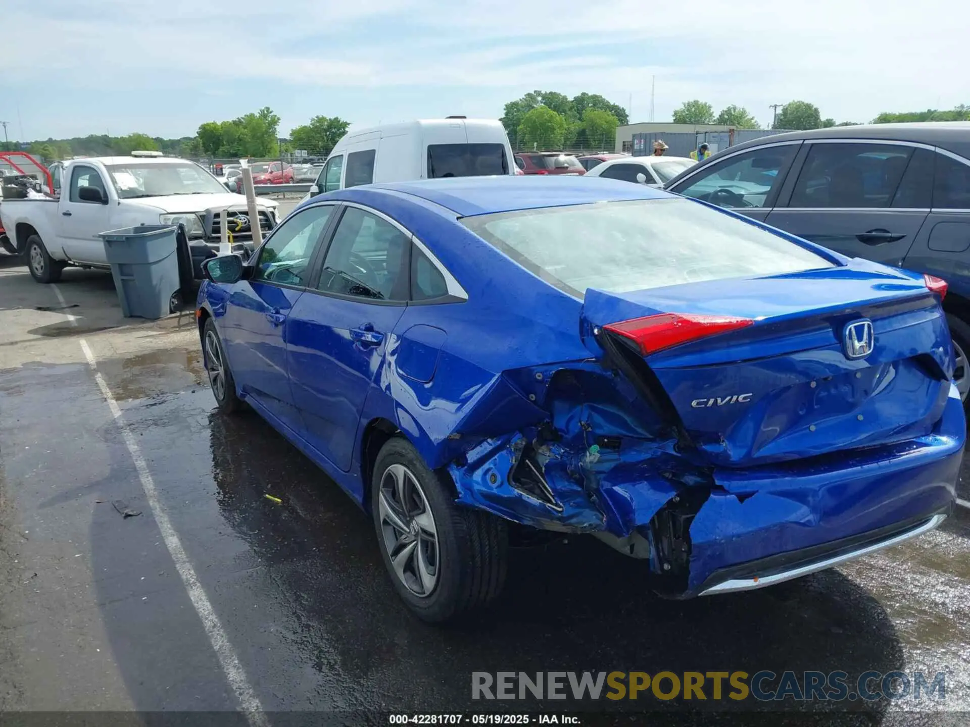 3 Photograph of a damaged car 19XFC2F61KE023483 HONDA CIVIC 2019