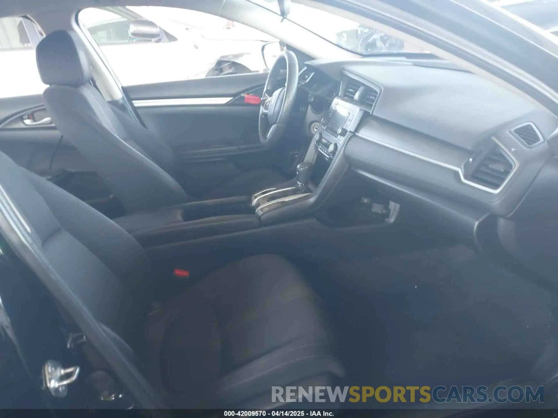 5 Photograph of a damaged car 19XFC2F61KE200629 HONDA CIVIC 2019
