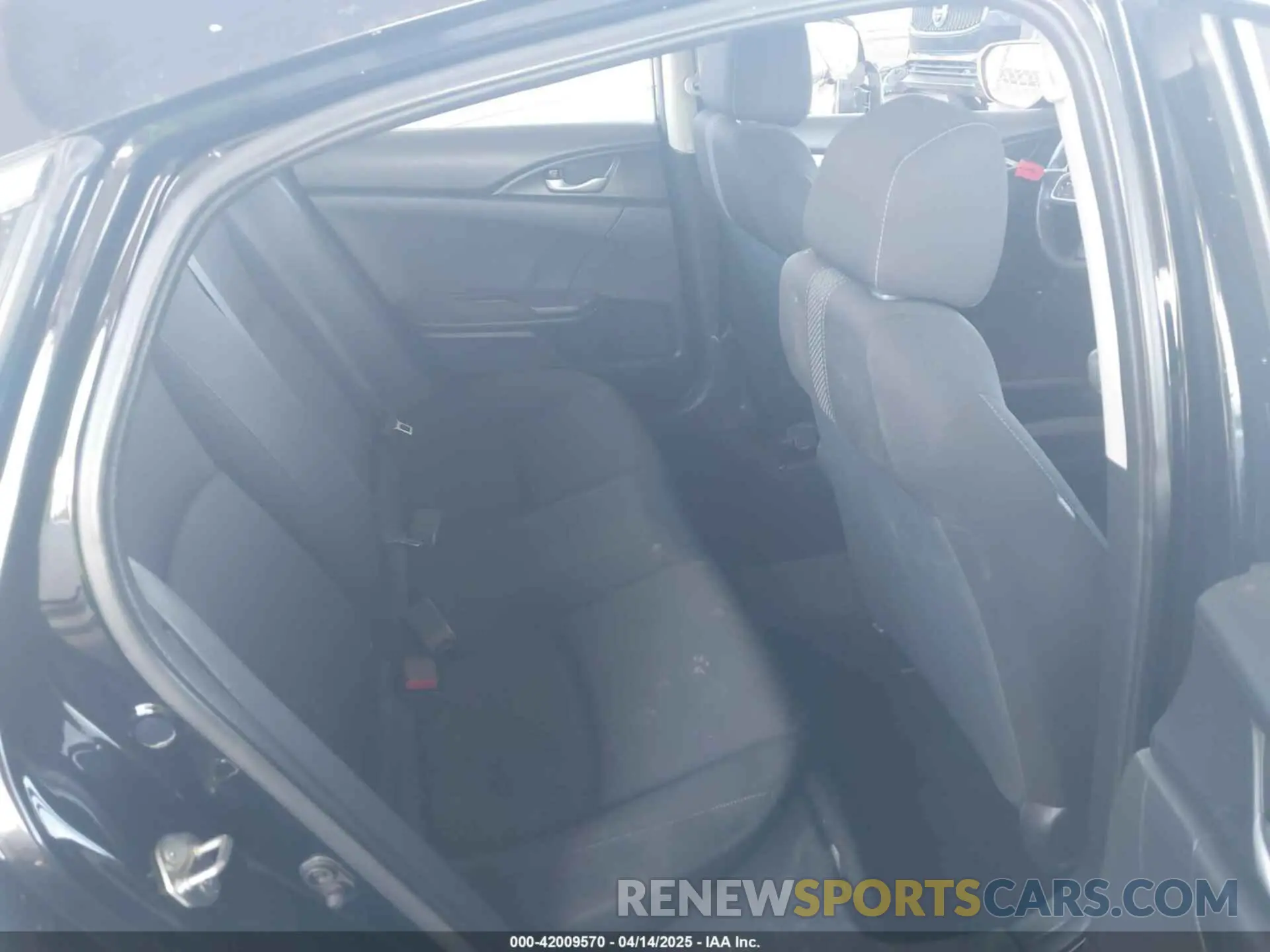 8 Photograph of a damaged car 19XFC2F61KE200629 HONDA CIVIC 2019