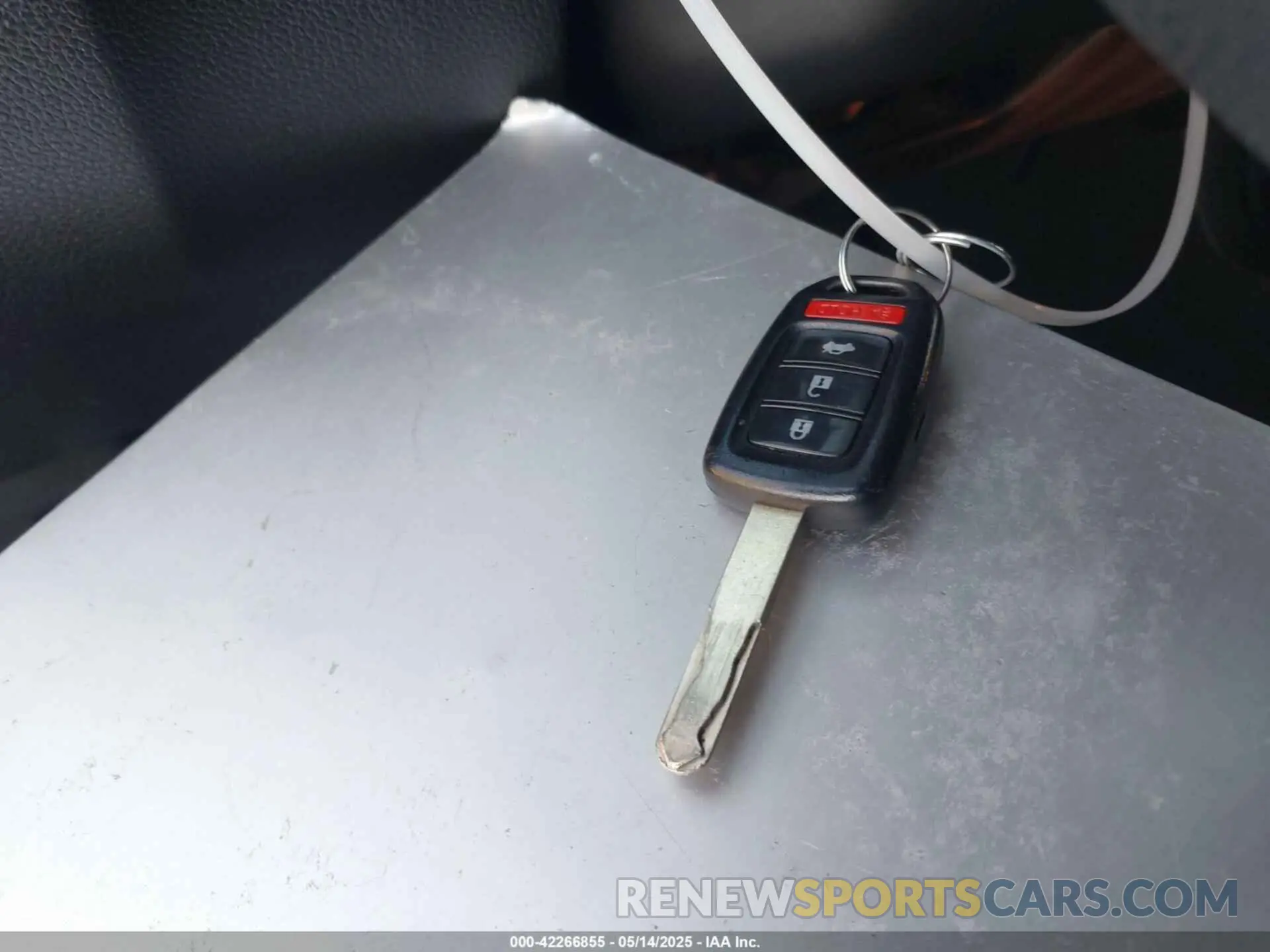 11 Photograph of a damaged car 19XFC2F61KE211940 HONDA CIVIC 2019